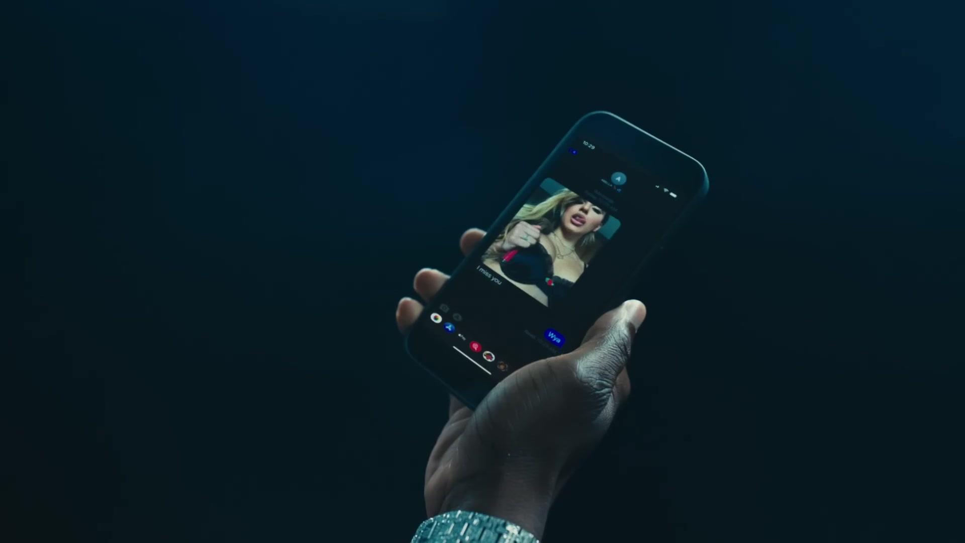 BellaJuicyJ_InYou_MV_BTD_003.jpg BellaJuicyJ_InYou_MV_BTD_003.jpg