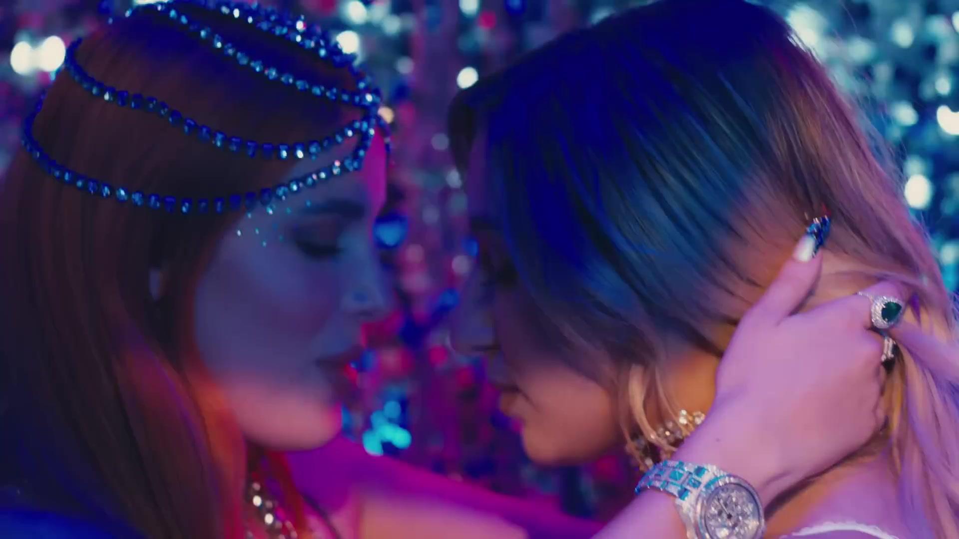 BellaJuicyJ_InYou_MV_BTD_300.jpg BellaJuicyJ_InYou_MV_BTD_300.jpg