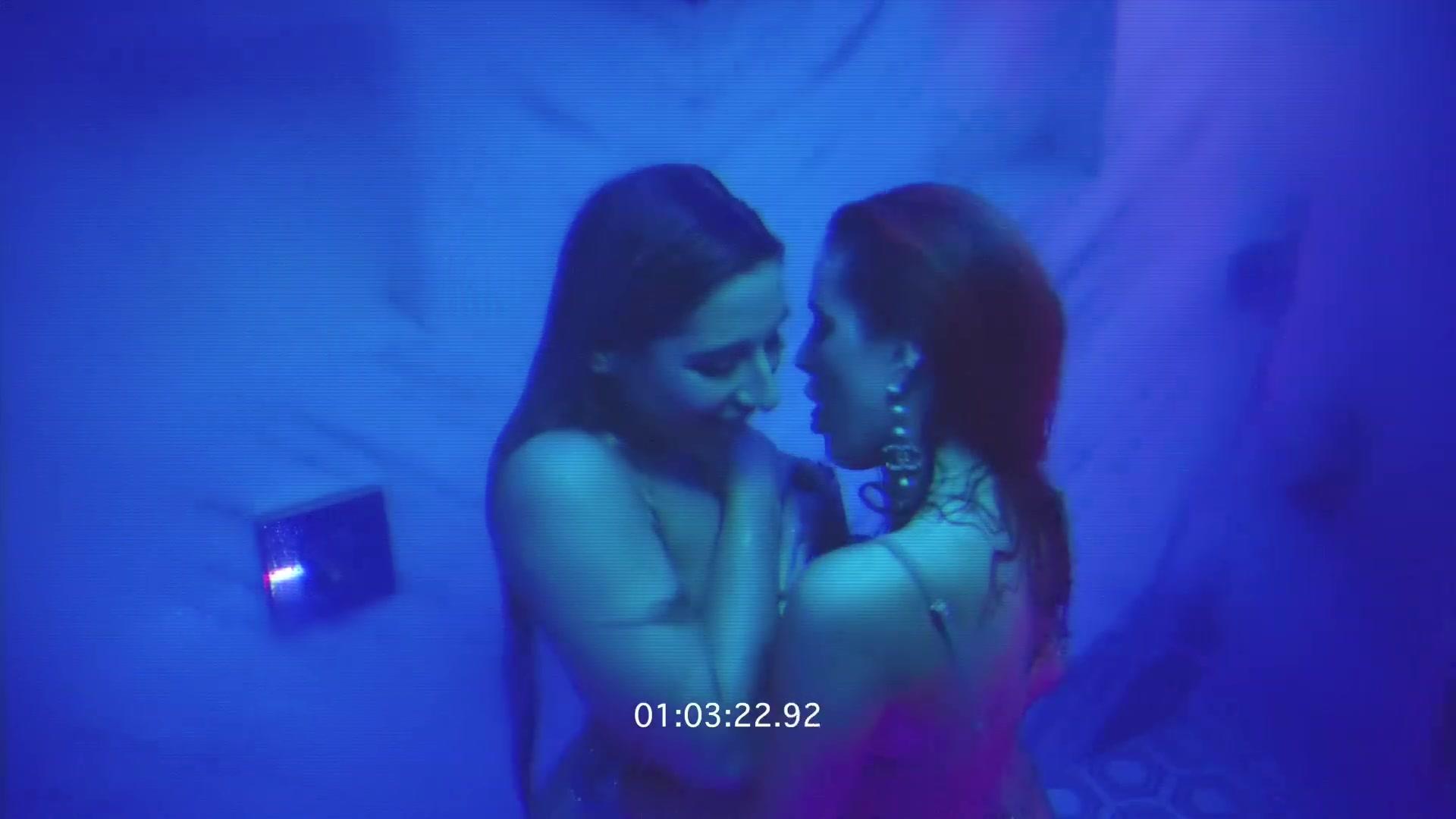 BellaJuicyJ_InYou_MV_BTD_480.jpg BellaJuicyJ_InYou_MV_BTD_480.jpg