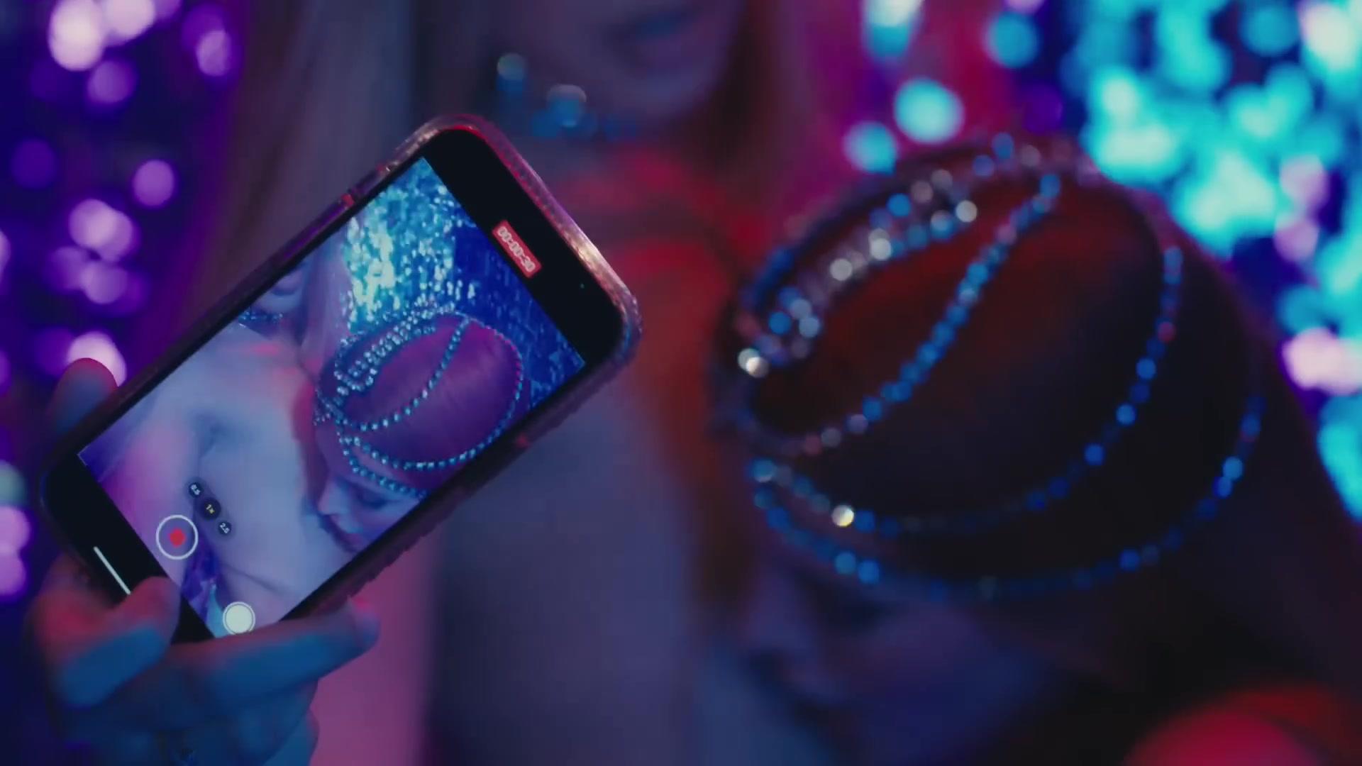 BellaJuicyJ_InYou_MV_BTD_499.jpg BellaJuicyJ_InYou_MV_BTD_499.jpg