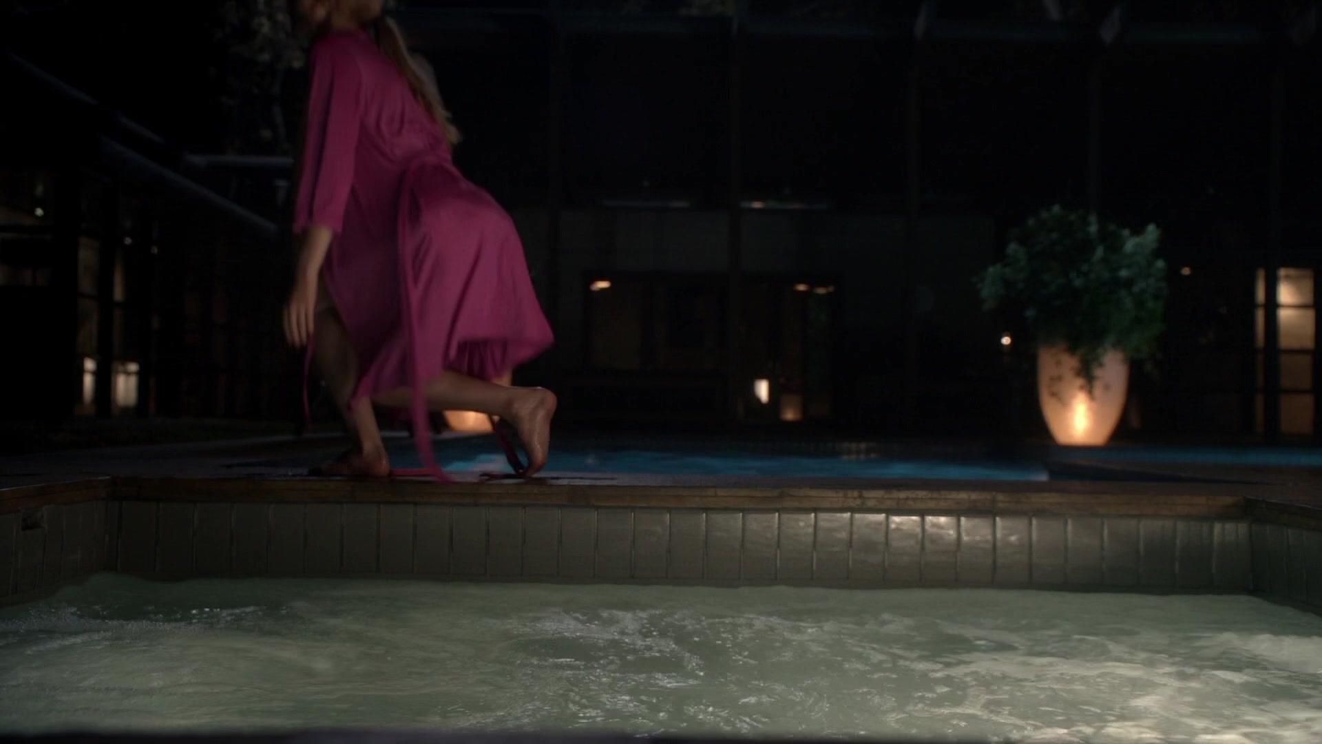 BellaScenes_ScreamTVSeries_1x01_BTD_690.jpg