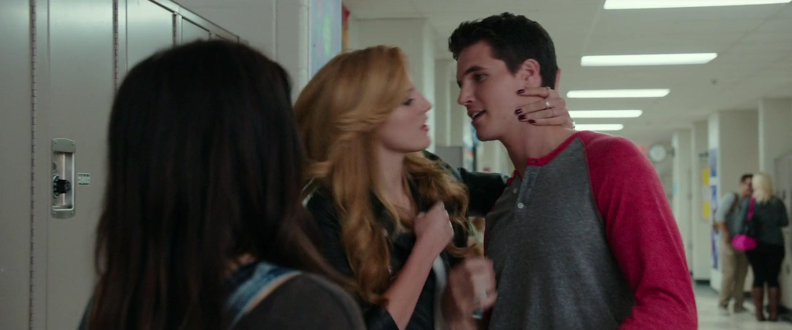 BellaScenes_TheDuff_BTD_0317.jpg BellaScenes_TheDuff_BTD_0317.jpg