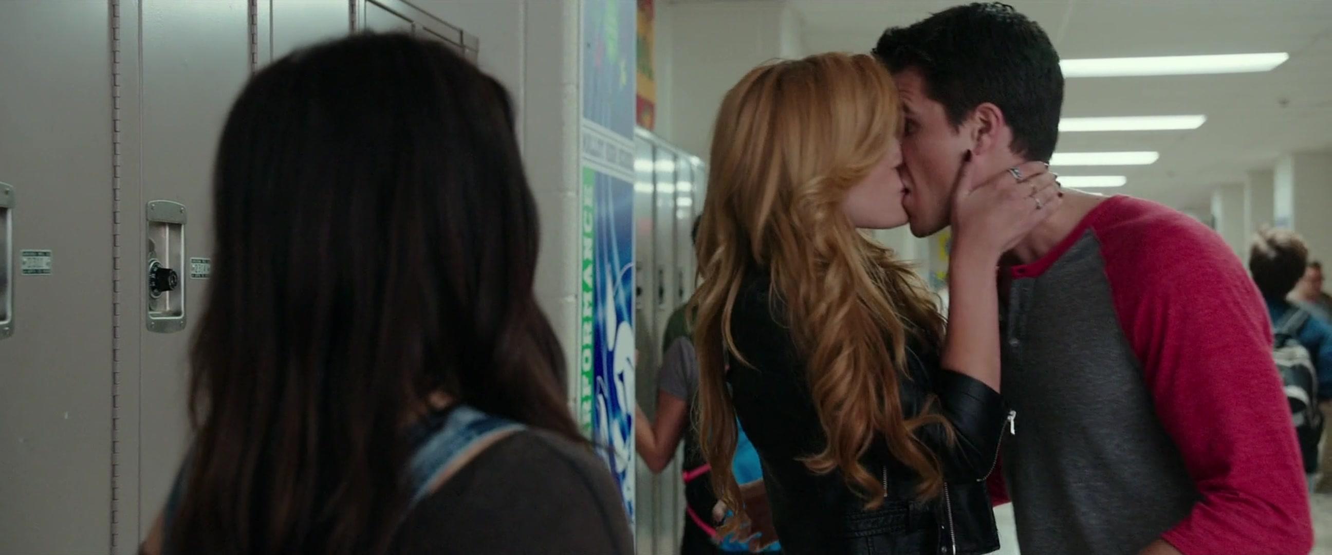 BellaScenes_TheDuff_BTD_0332.jpg BellaScenes_TheDuff_BTD_0332.jpg
