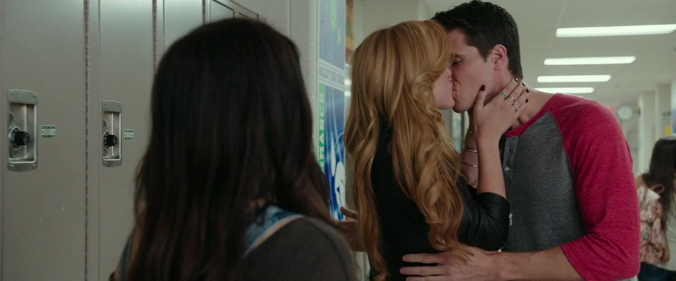 BellaScenes_TheDuff_BTD_0360.jpg BellaScenes_TheDuff_BTD_0360.jpg