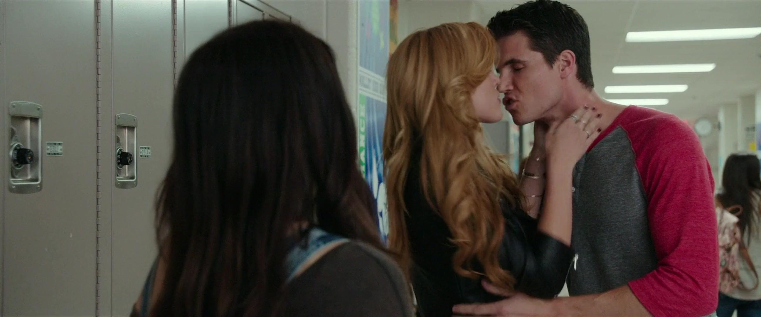 BellaScenes_TheDuff_BTD_0361.jpg BellaScenes_TheDuff_BTD_0361.jpg
