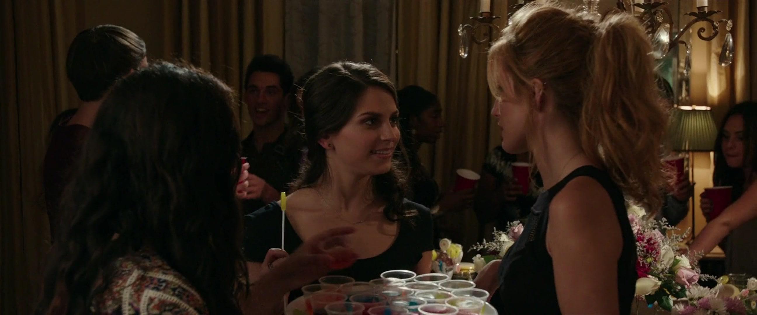 BellaScenes_TheDuff_BTD_0504.jpg BellaScenes_TheDuff_BTD_0504.jpg