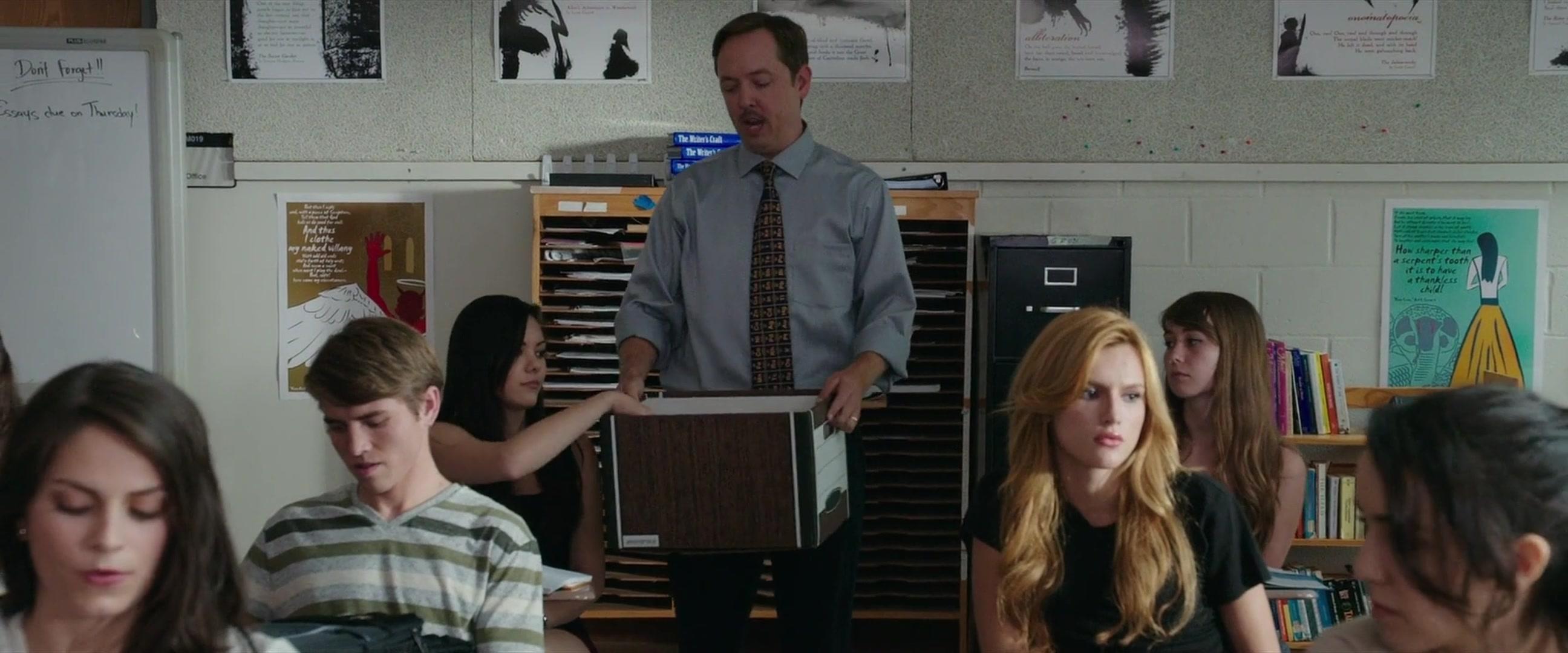 BellaScenes_TheDuff_BTD_1220.jpg BellaScenes_TheDuff_BTD_1220.jpg