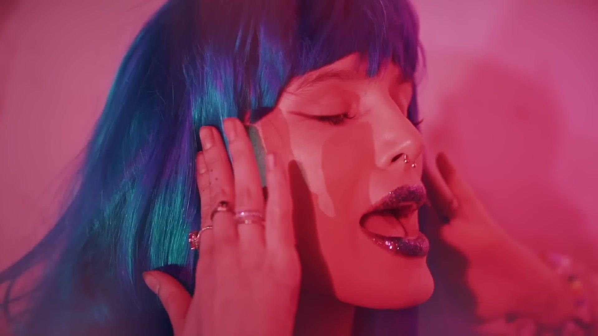 Bella_BTCH_MBELLATHORNE_MV_BTD_462.jpg Bella_BTCH_MBELLATHORNE_MV_BTD_462.jpg
