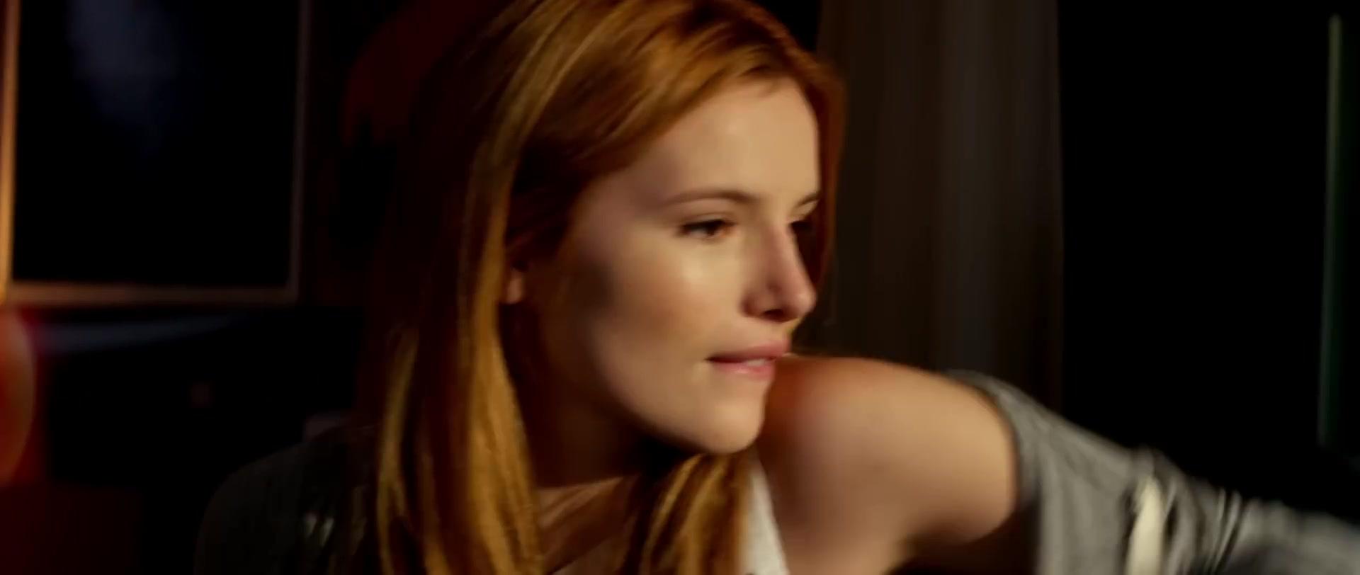 Bella_BurnSoBright_MV_MidnightSun_BTD_051.jpg