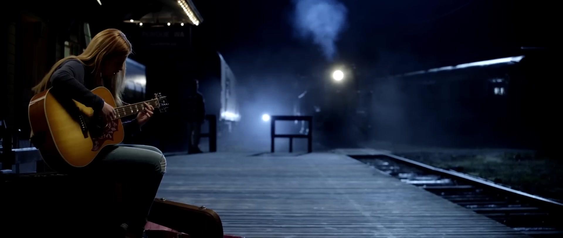 Bella_BurnSoBright_MV_MidnightSun_BTD_081.jpg
