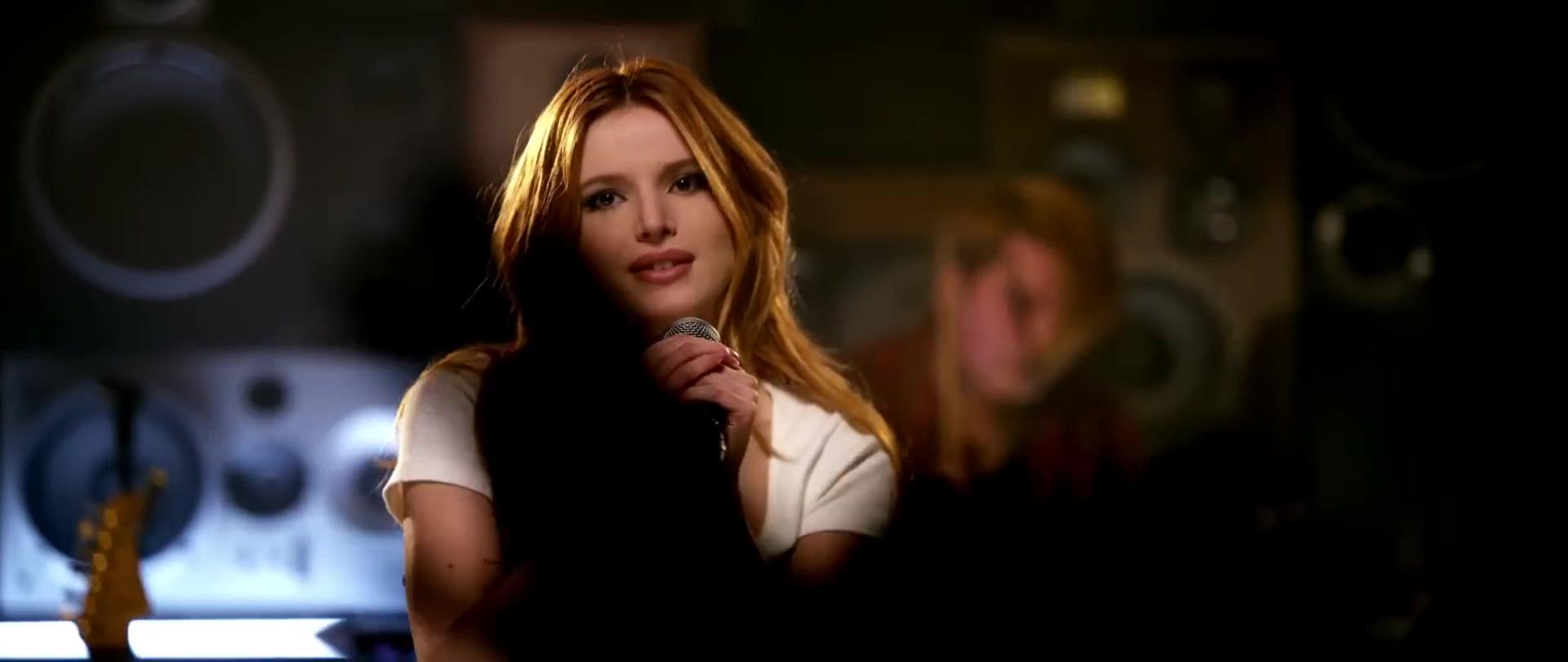 Bella_BurnSoBright_MV_MidnightSun_BTD_262.jpg Bella_BurnSoBright_MV_MidnightSun_BTD_262.jpg