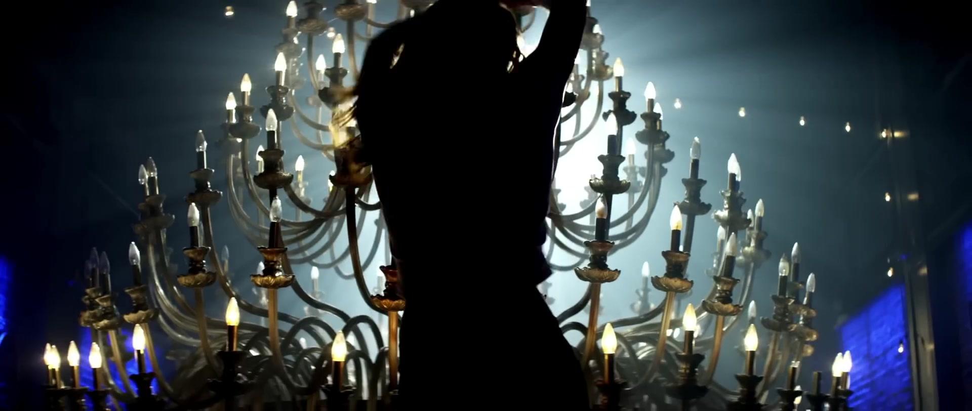 Bella_BurnSoBright_MV_MidnightSun_BTD_280.jpg