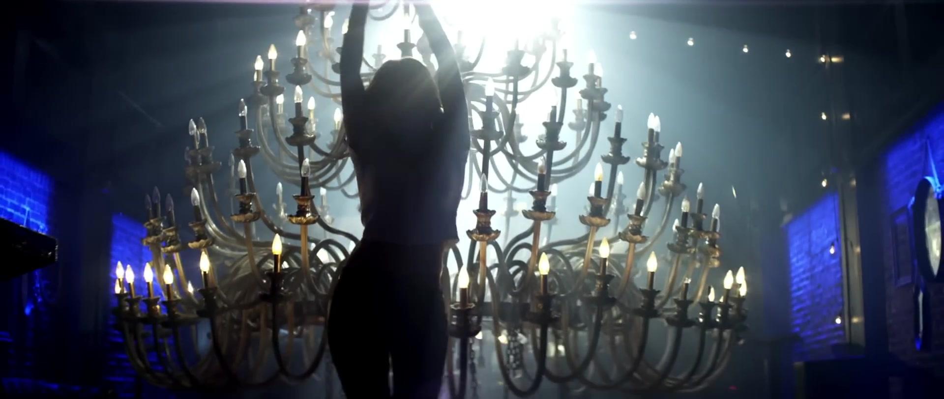 Bella_BurnSoBright_MV_MidnightSun_BTD_283.jpg