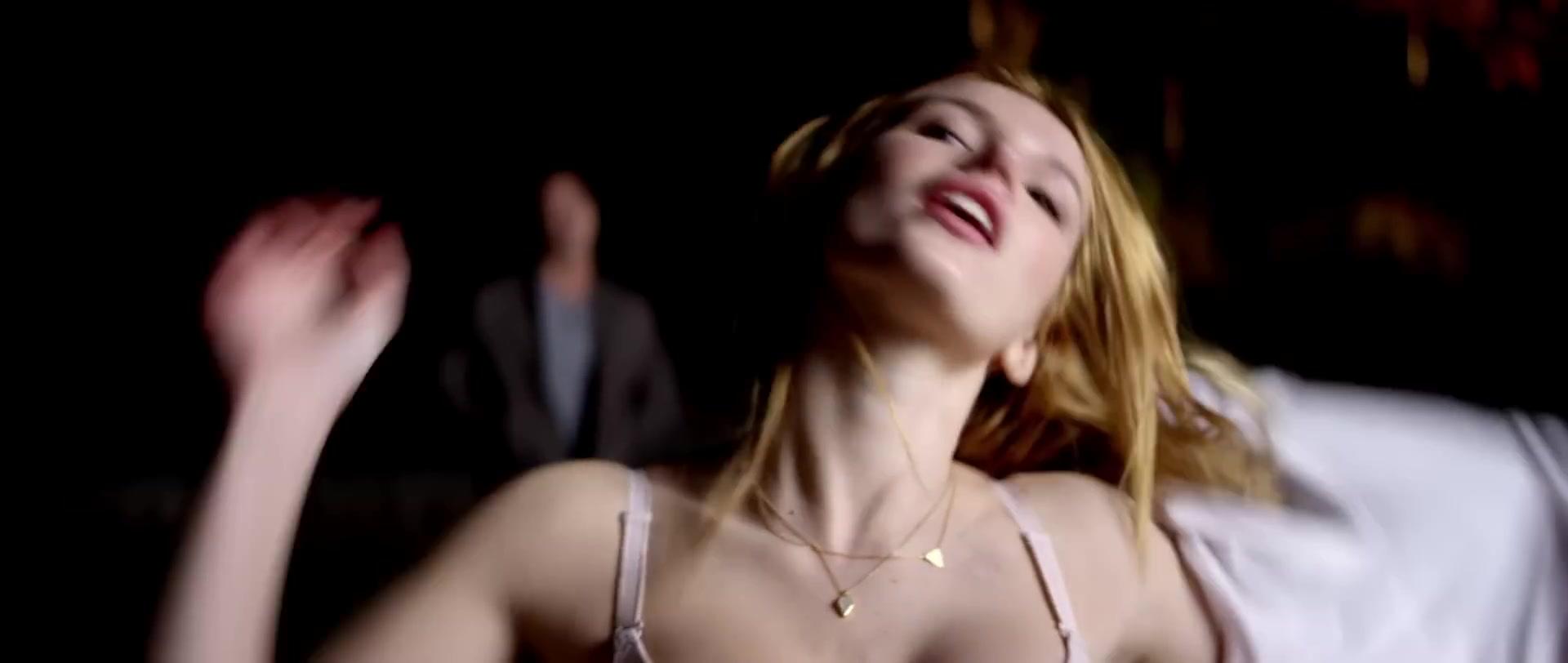 Bella_BurnSoBright_MV_MidnightSun_BTD_338.jpg