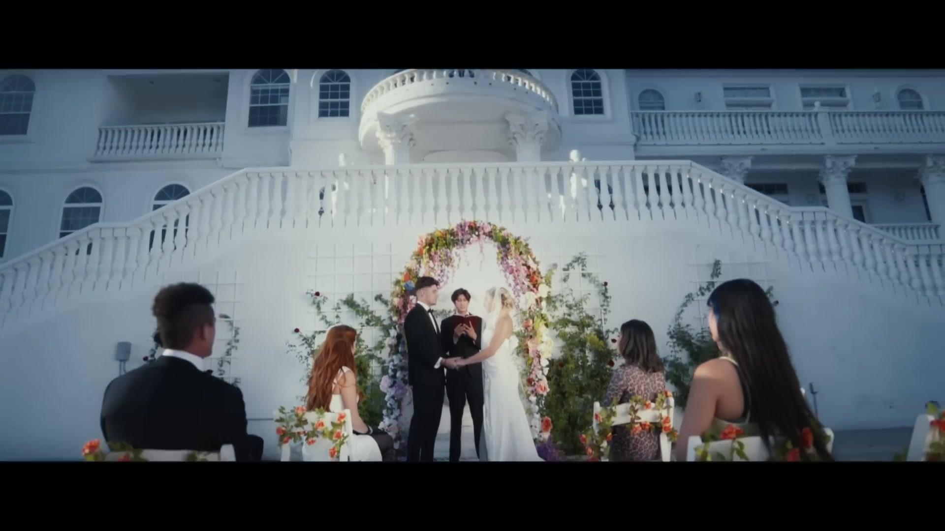 Bella_ShakeIt_MV_BTD_078.jpg Bella_ShakeIt_MV_BTD_078.jpg