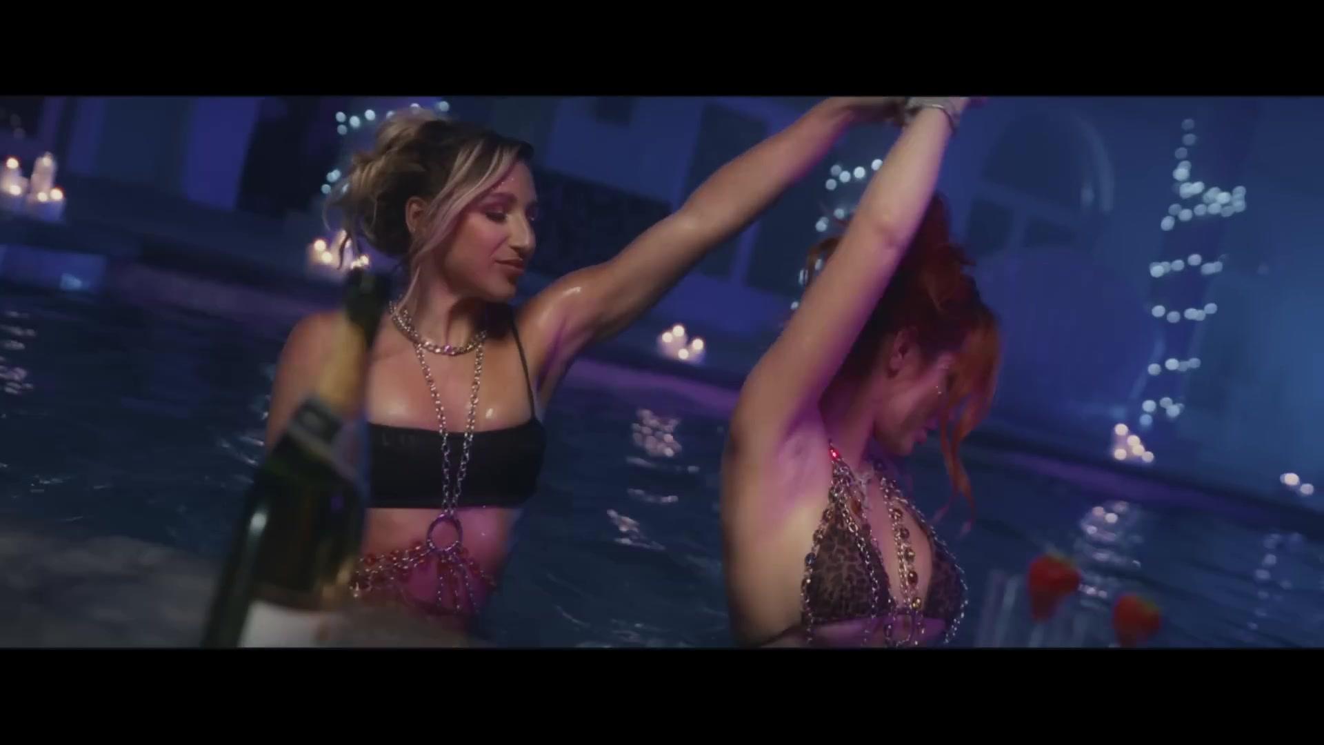 Bella_ShakeIt_MV_BTD_291.jpg Bella_ShakeIt_MV_BTD_291.jpg