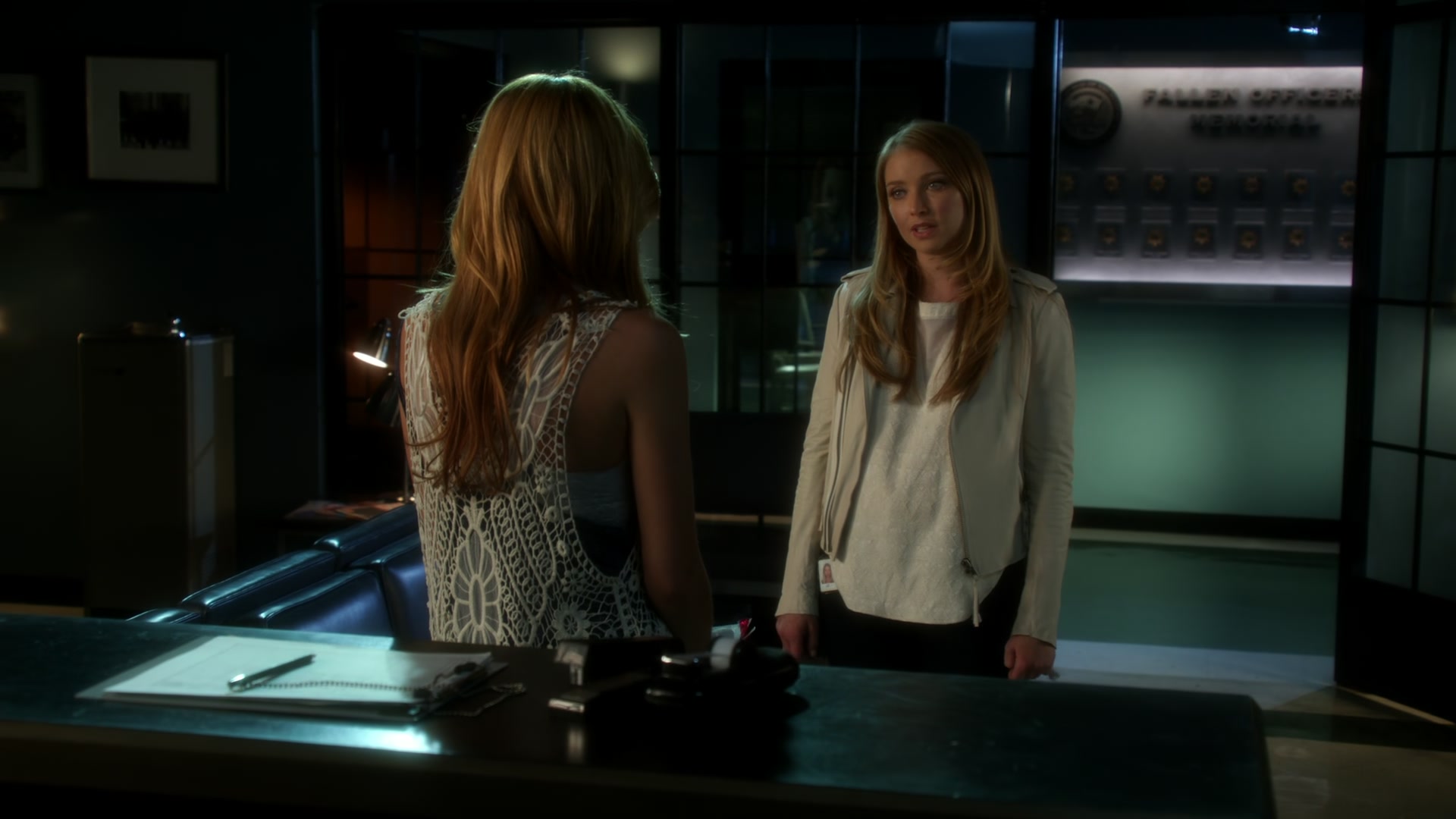 CSI_Crime_Scene_Investigation_S15E04_1080p_BTD_004060.jpg CSI_Crime_Scene_Investigation_S15E04_1080p_BTD_004060.jpg