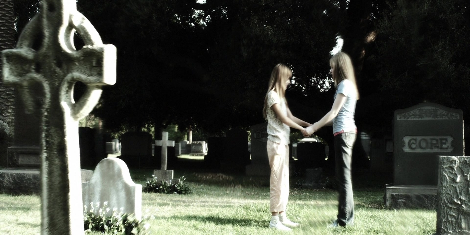 Forget_Me_Not_2009_1080p_BTD_002758.jpg