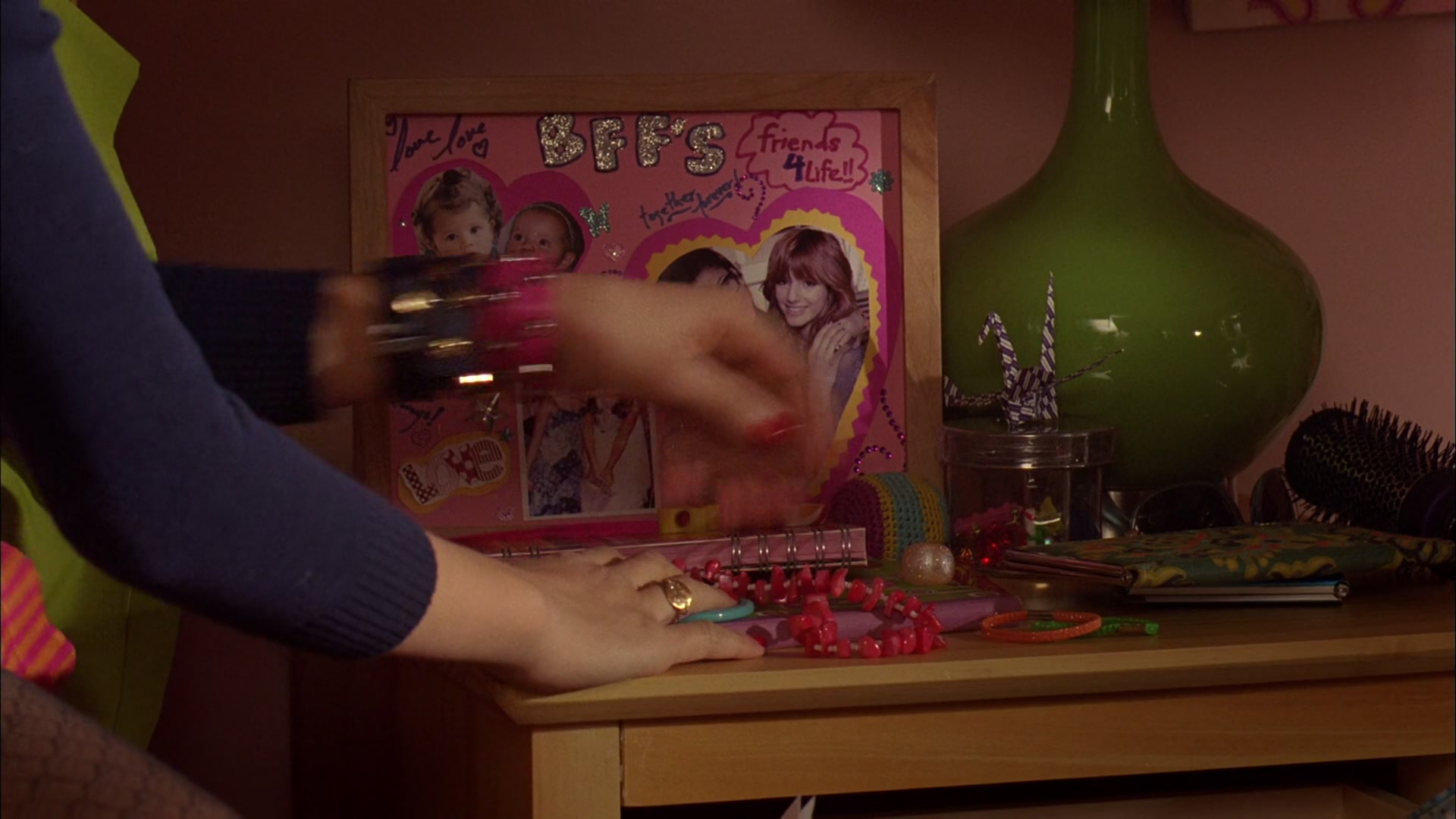Frenemies_2012_1080p_BTD_003765.jpg Frenemies_2012_1080p_BTD_003765.jpg