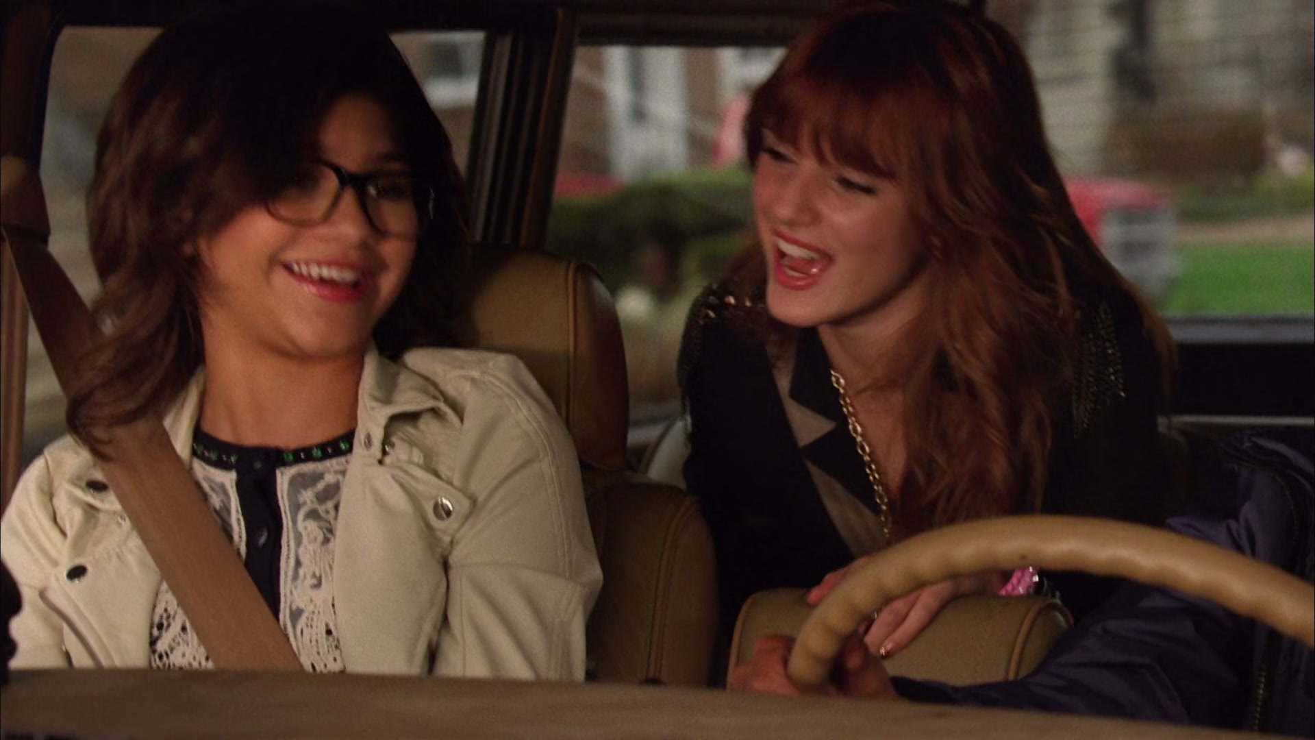 Frenemies_2012_1080p_BTD_004050.jpg Frenemies_2012_1080p_BTD_004050.jpg