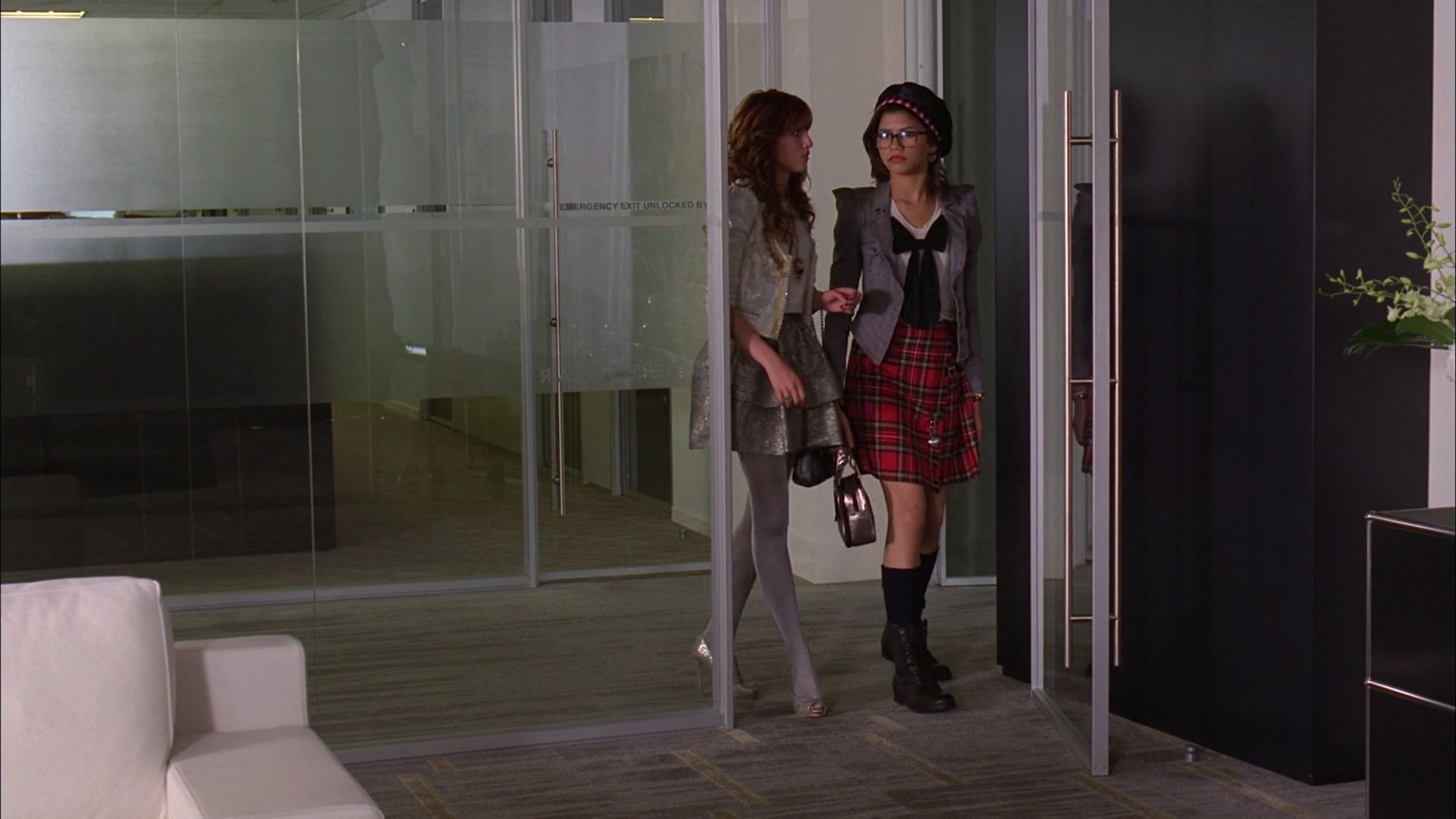Frenemies_2012_1080p_BTD_004892.jpg Frenemies_2012_1080p_BTD_004892.jpg