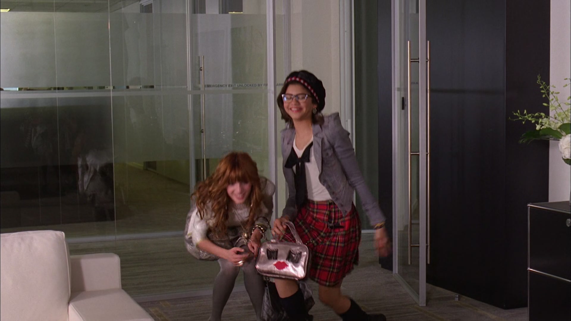 Frenemies_2012_1080p_BTD_004927.jpg
