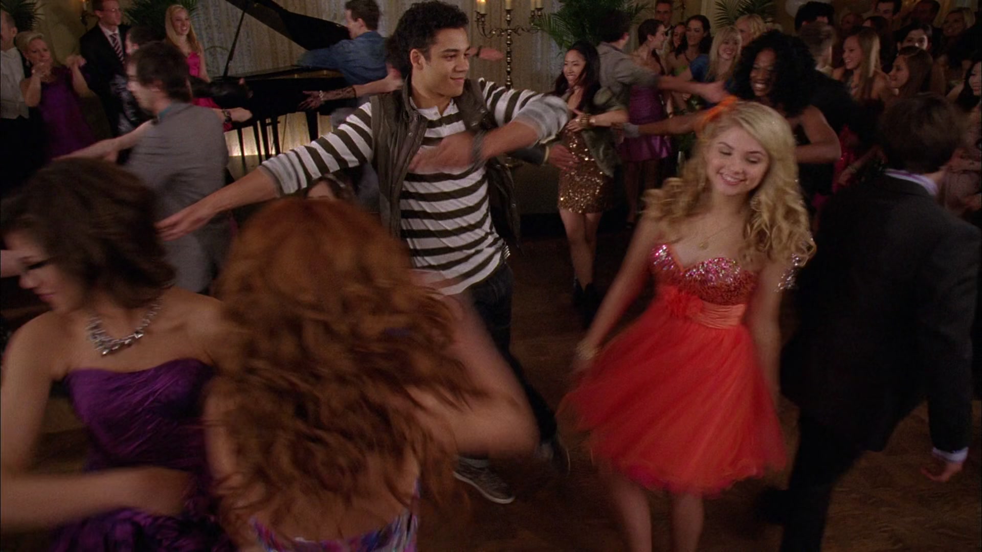 Frenemies_2012_1080p_BTD_011664.jpg