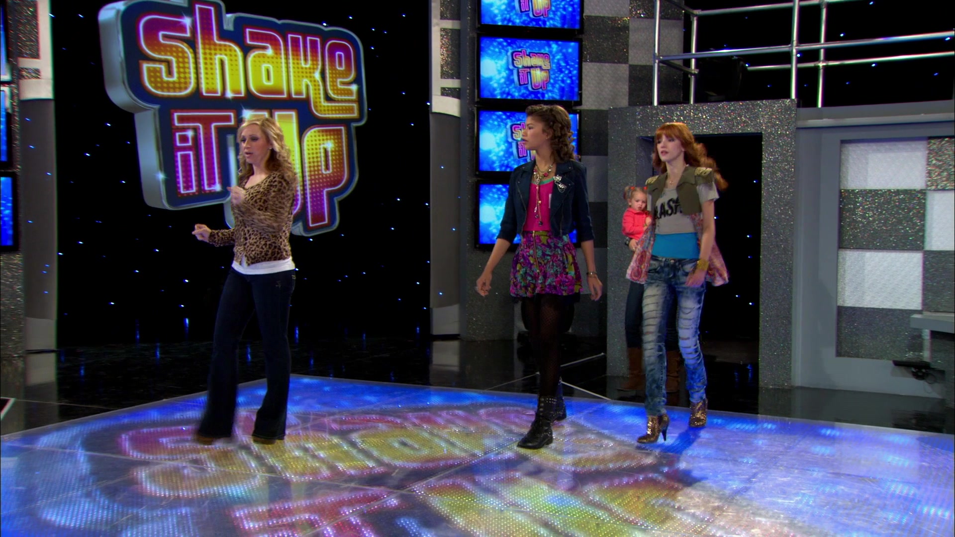 Good_Luck_Charlie_S02E13_1080p_BTD_001540.jpg Good_Luck_Charlie_S02E13_1080p_BTD_001540.jpg