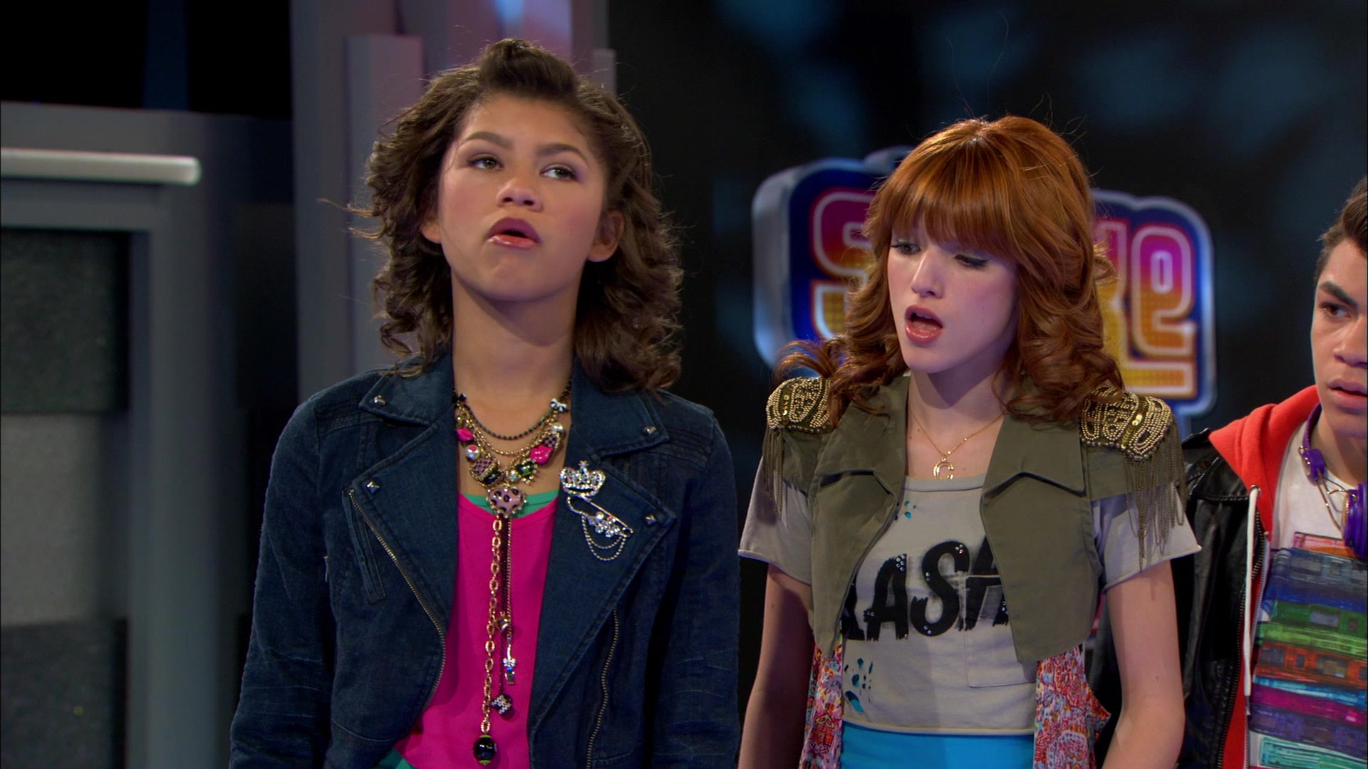 Good_Luck_Charlie_S02E13_1080p_BTD_001755.jpg Good_Luck_Charlie_S02E13_1080p_BTD_001755.jpg