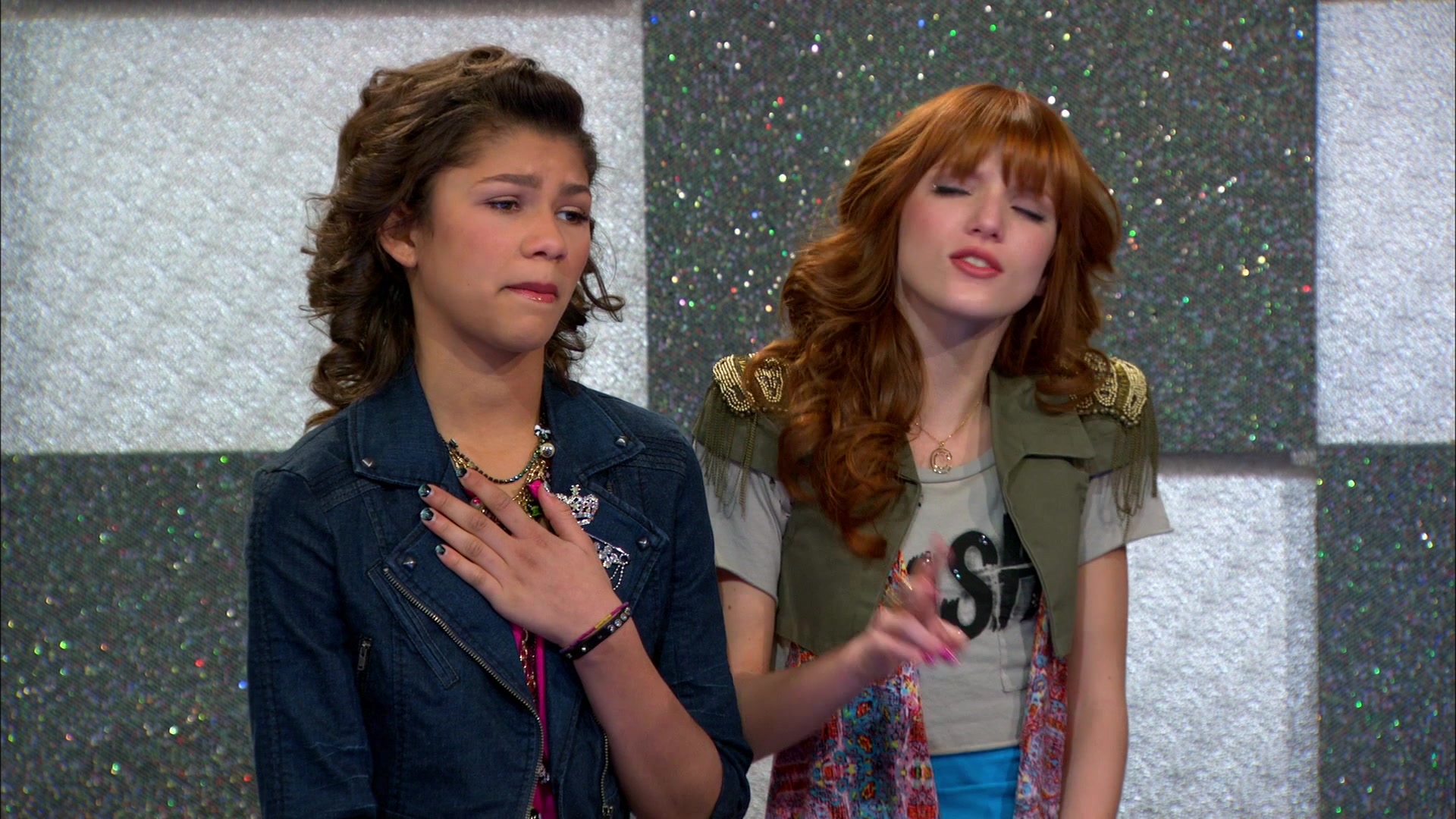 Good_Luck_Charlie_S02E13_1080p_BTD_002053.jpg Good_Luck_Charlie_S02E13_1080p_BTD_002053.jpg
