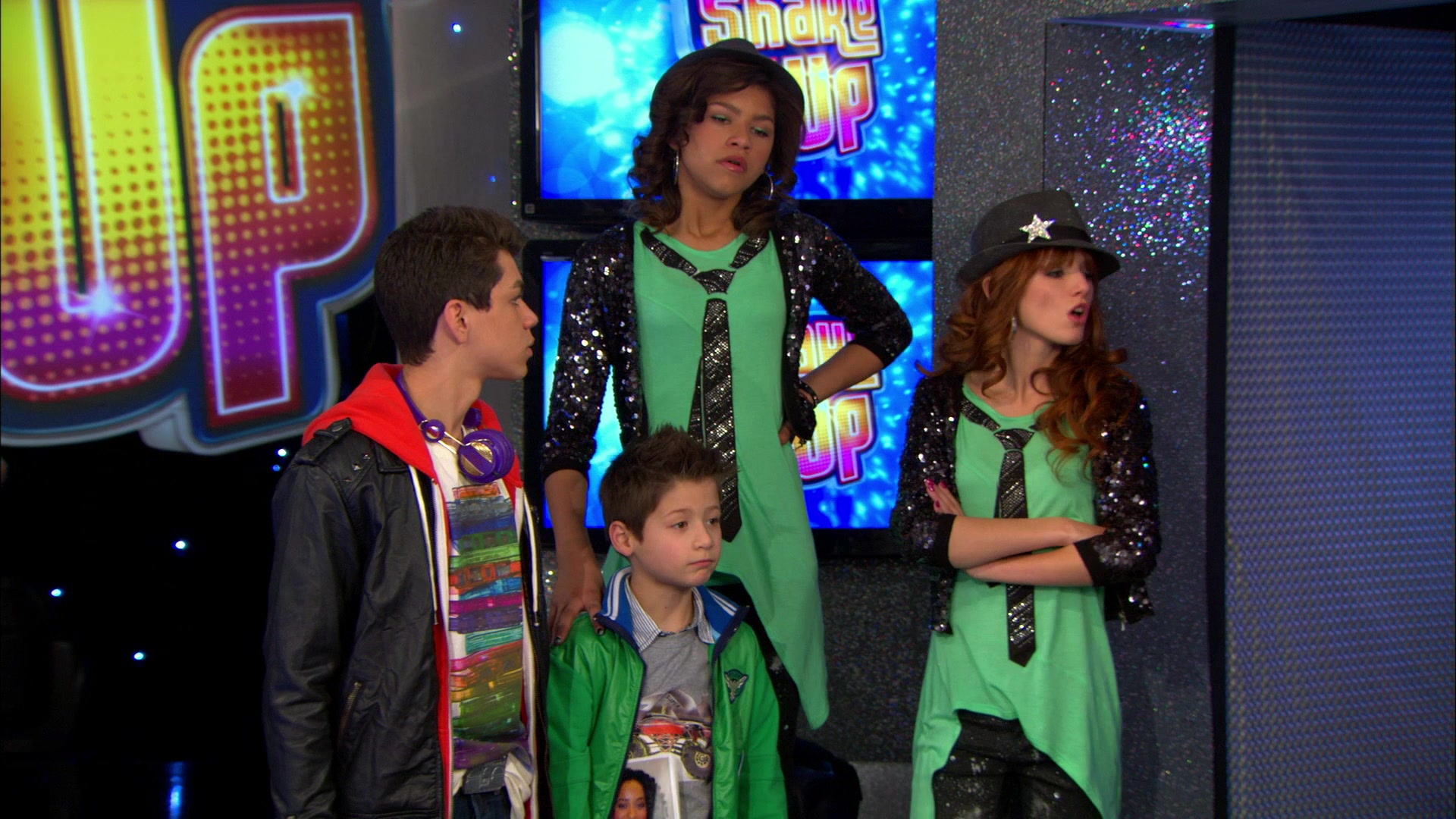 Good_Luck_Charlie_S02E13_1080p_BTD_002308.jpg Good_Luck_Charlie_S02E13_1080p_BTD_002308.jpg