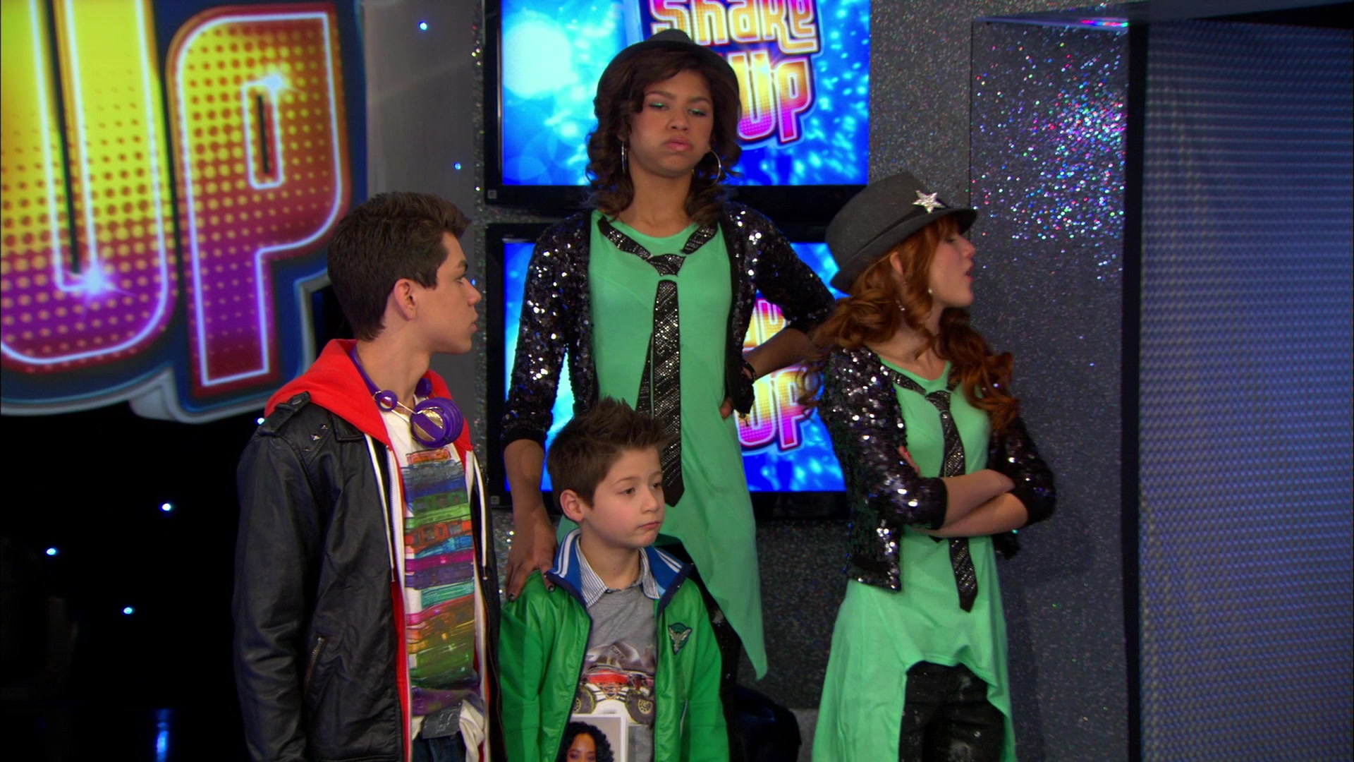 Good_Luck_Charlie_S02E13_1080p_BTD_002309.jpg Good_Luck_Charlie_S02E13_1080p_BTD_002309.jpg