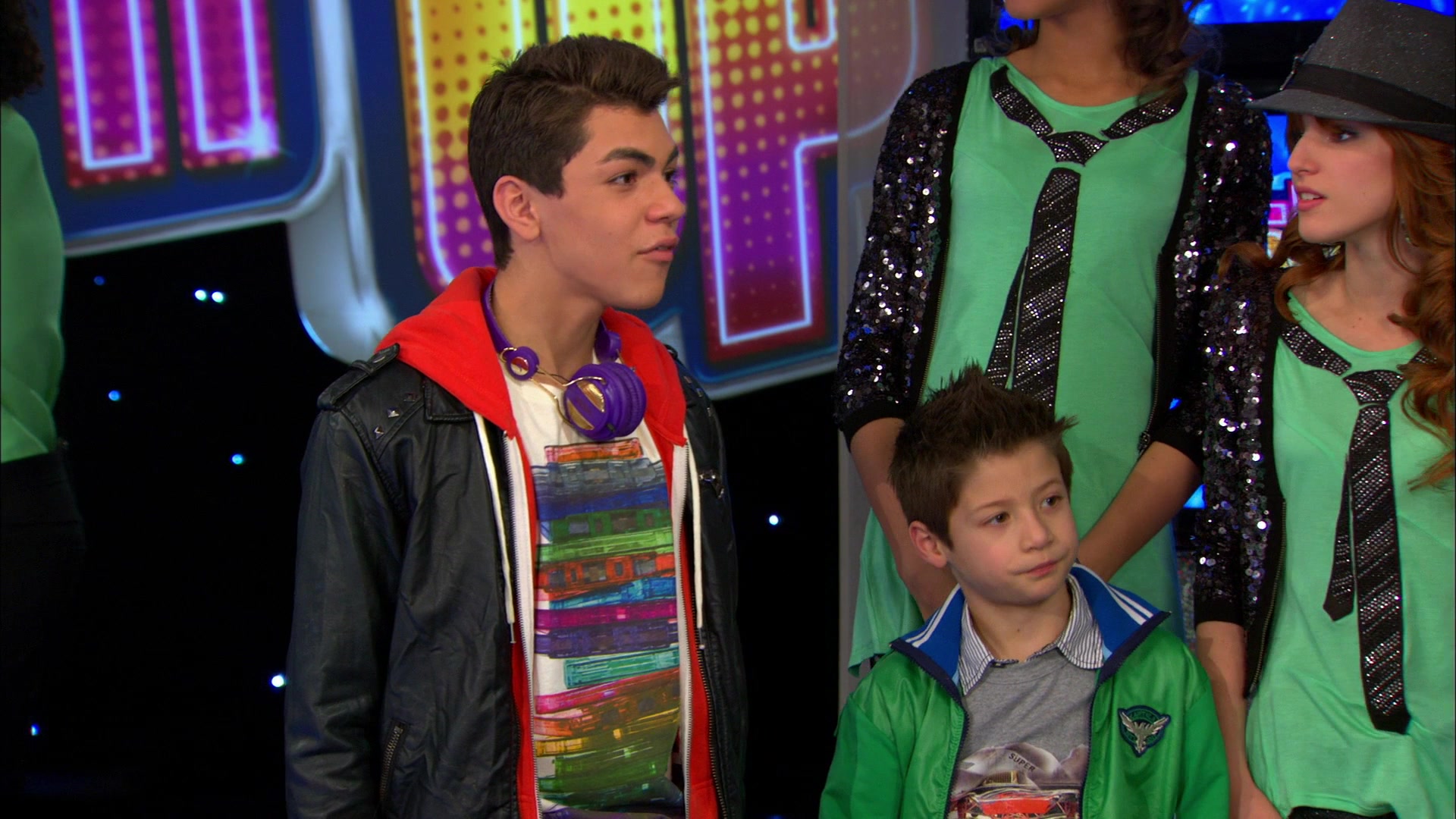 Good_Luck_Charlie_S02E13_1080p_BTD_002332.jpg Good_Luck_Charlie_S02E13_1080p_BTD_002332.jpg