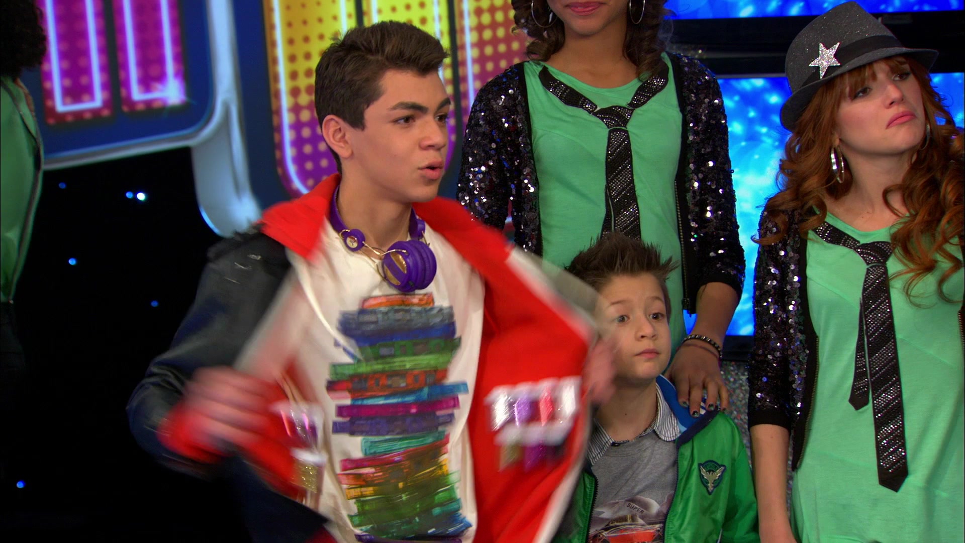 Good_Luck_Charlie_S02E13_1080p_BTD_002337.jpg Good_Luck_Charlie_S02E13_1080p_BTD_002337.jpg