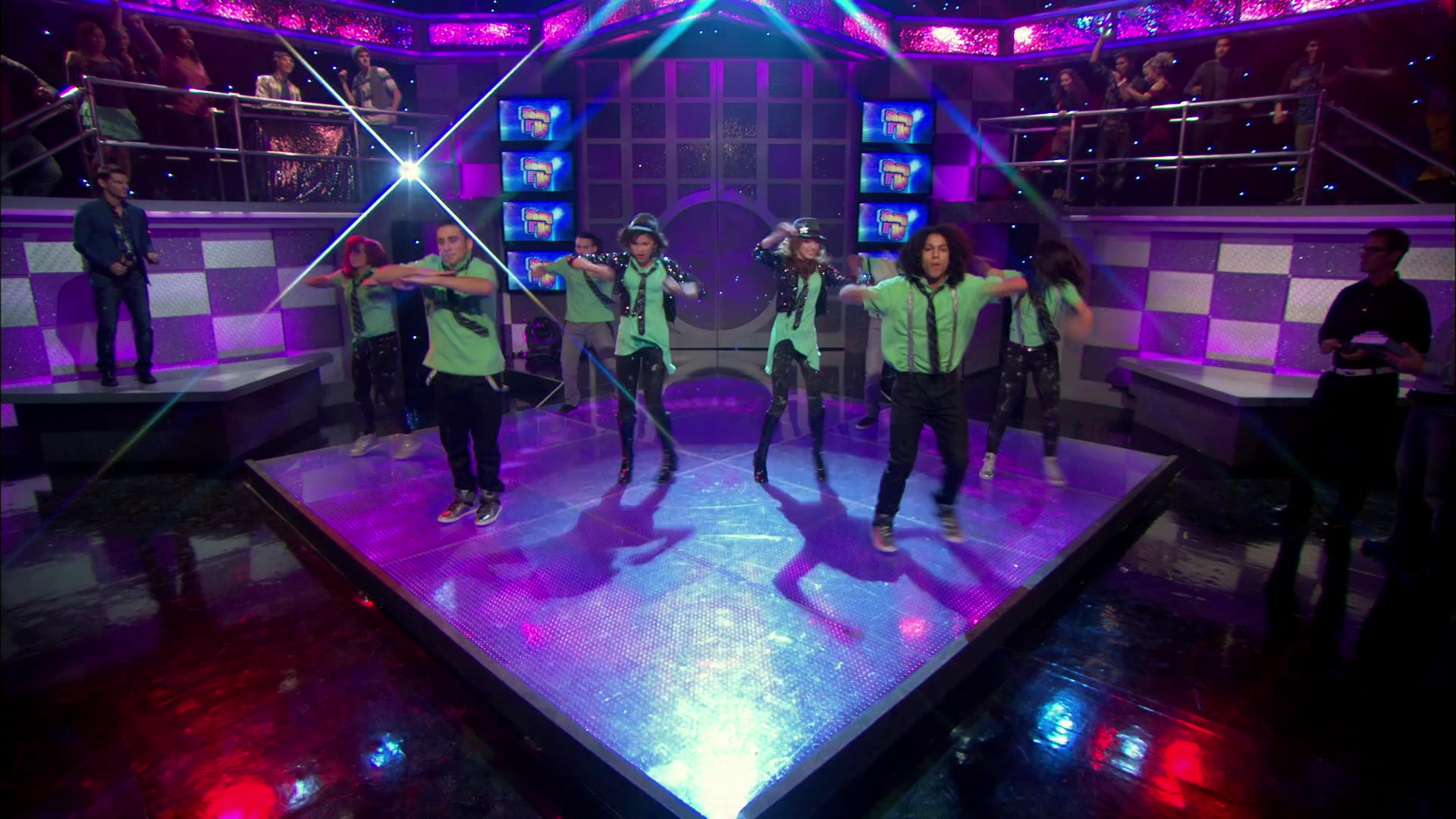 Good_Luck_Charlie_S02E13_1080p_BTD_002854.jpg Good_Luck_Charlie_S02E13_1080p_BTD_002854.jpg