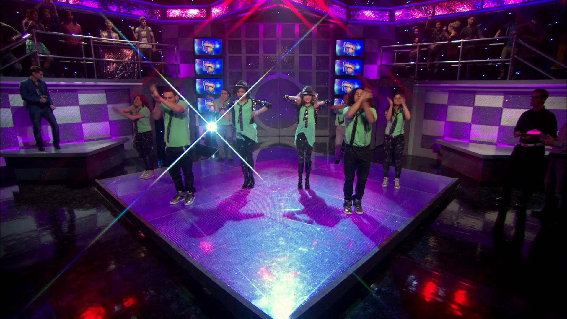 Good_Luck_Charlie_S02E13_1080p_BTD_002855.jpg Good_Luck_Charlie_S02E13_1080p_BTD_002855.jpg