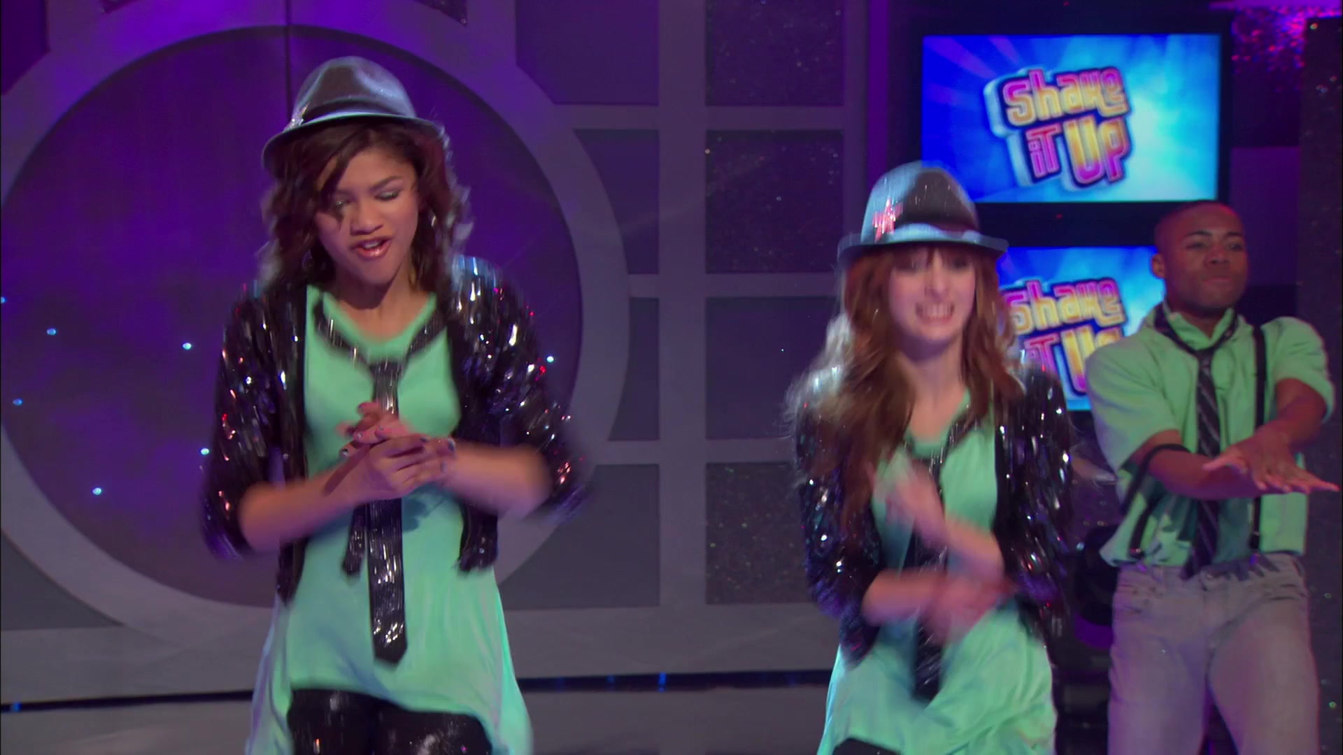 Good_Luck_Charlie_S02E13_1080p_BTD_002876.jpg Good_Luck_Charlie_S02E13_1080p_BTD_002876.jpg