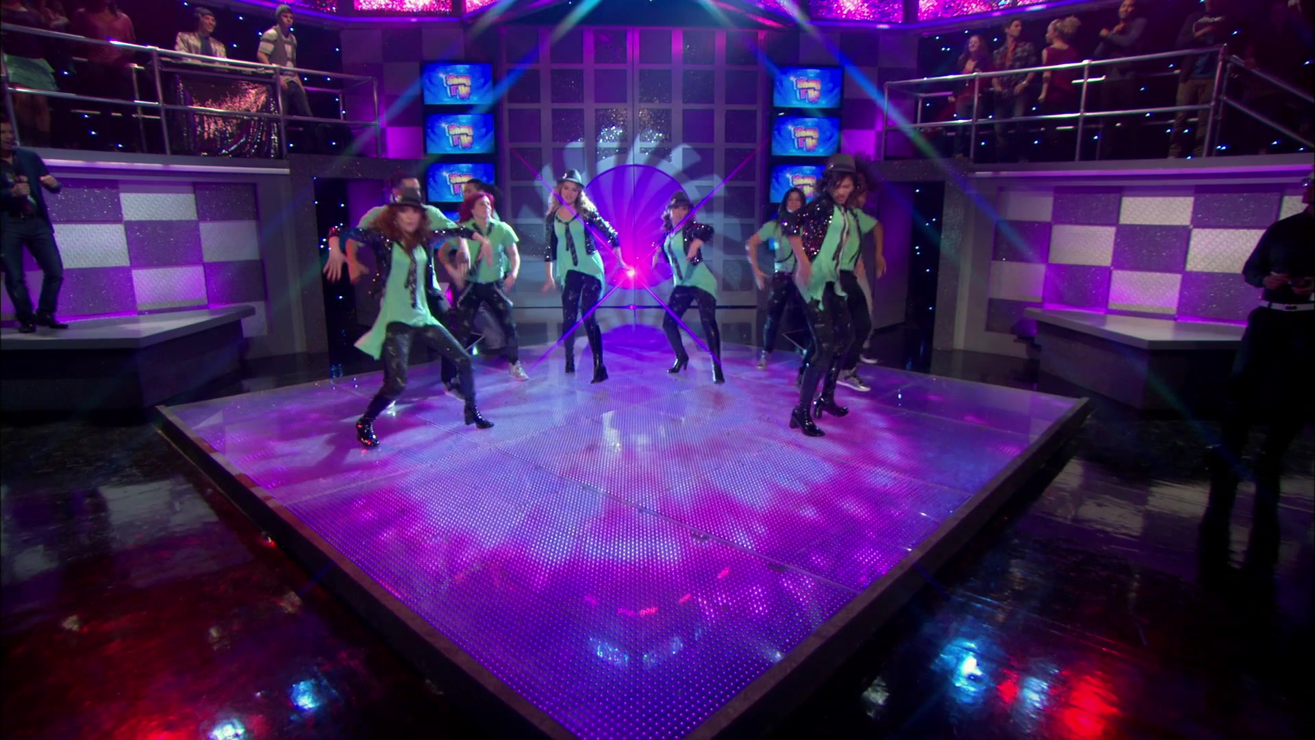 Good_Luck_Charlie_S02E13_1080p_BTD_002891.jpg Good_Luck_Charlie_S02E13_1080p_BTD_002891.jpg