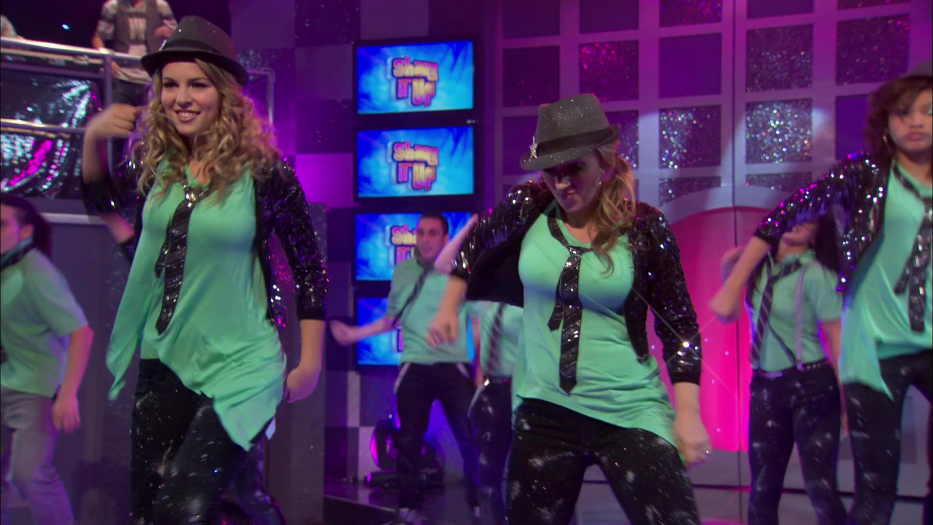 Good_Luck_Charlie_S02E13_1080p_BTD_002918.jpg Good_Luck_Charlie_S02E13_1080p_BTD_002918.jpg