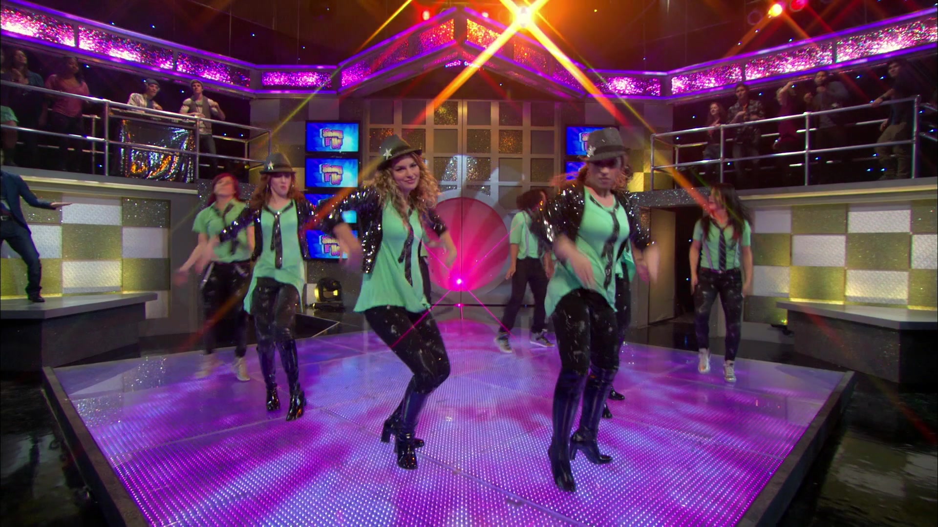 Good_Luck_Charlie_S02E13_1080p_BTD_002959.jpg Good_Luck_Charlie_S02E13_1080p_BTD_002959.jpg