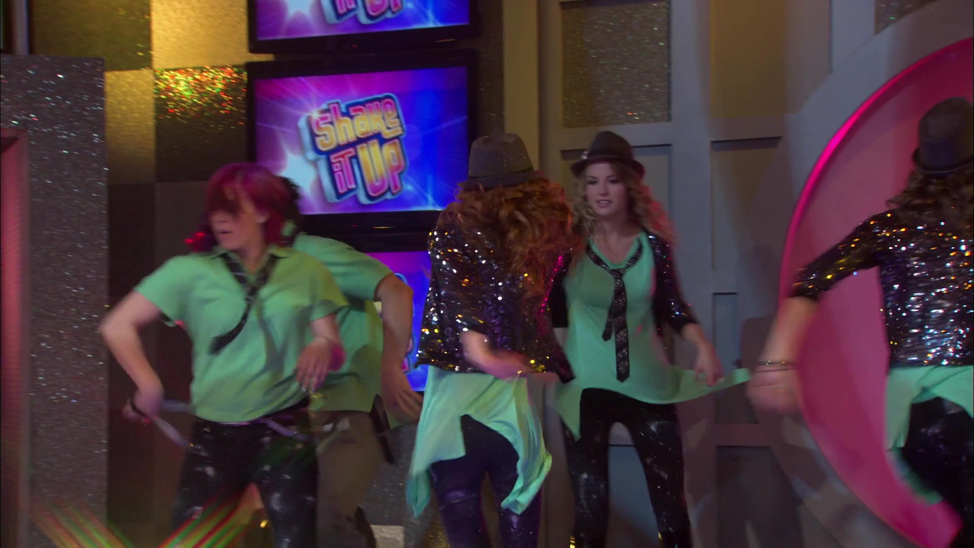 Good_Luck_Charlie_S02E13_1080p_BTD_002983.jpg