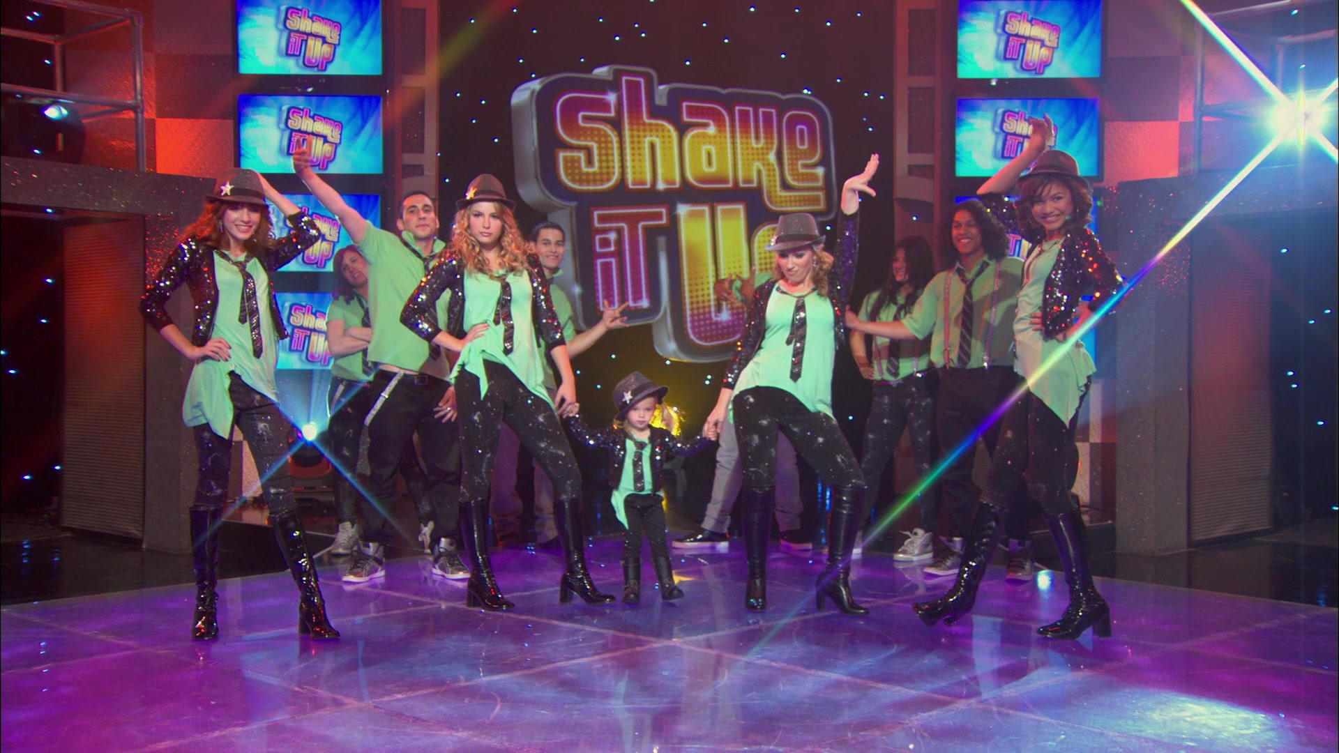 Good_Luck_Charlie_S02E13_1080p_BTD_003008.jpg Good_Luck_Charlie_S02E13_1080p_BTD_003008.jpg