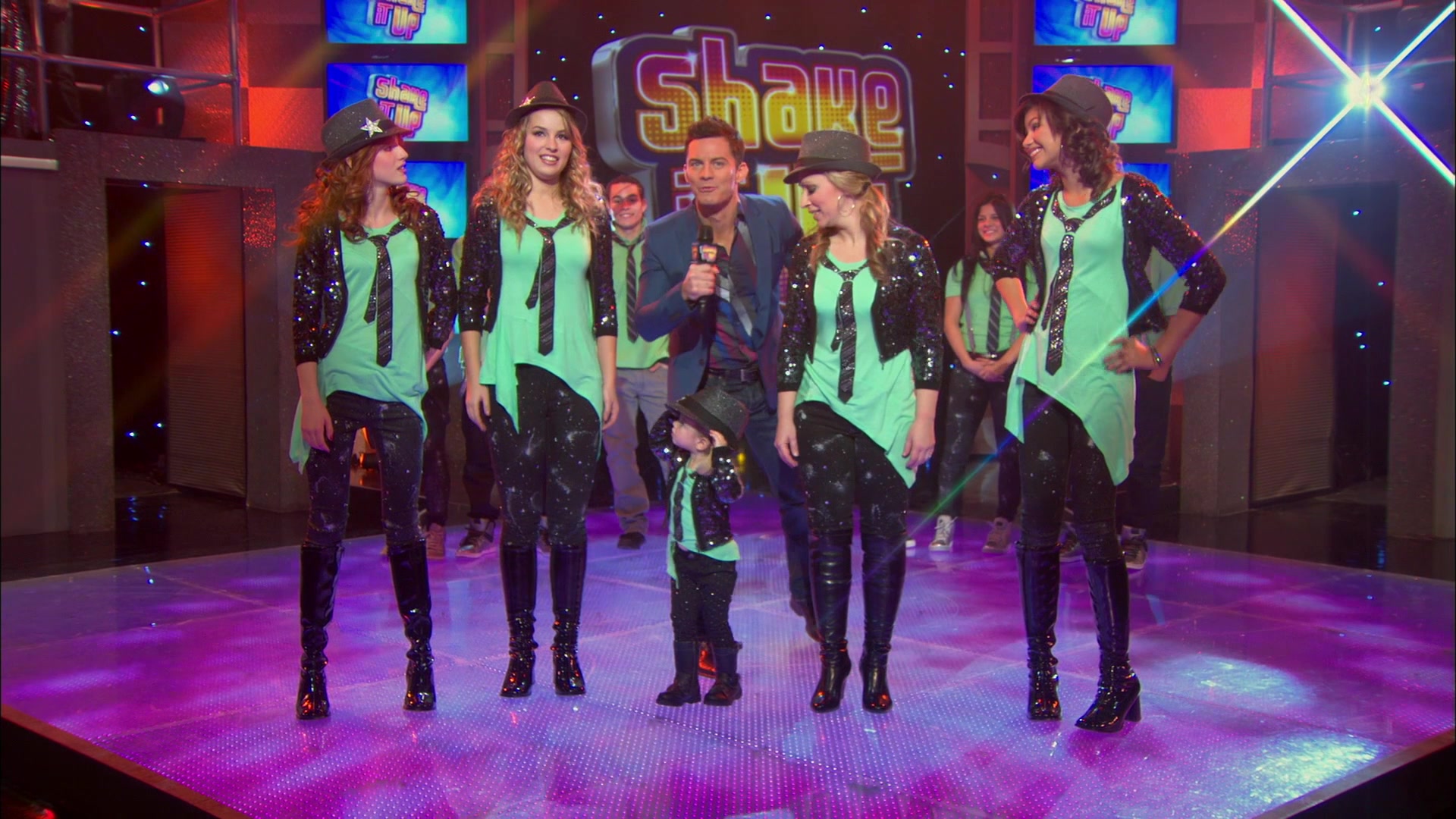 Good_Luck_Charlie_S02E13_1080p_BTD_003049.jpg