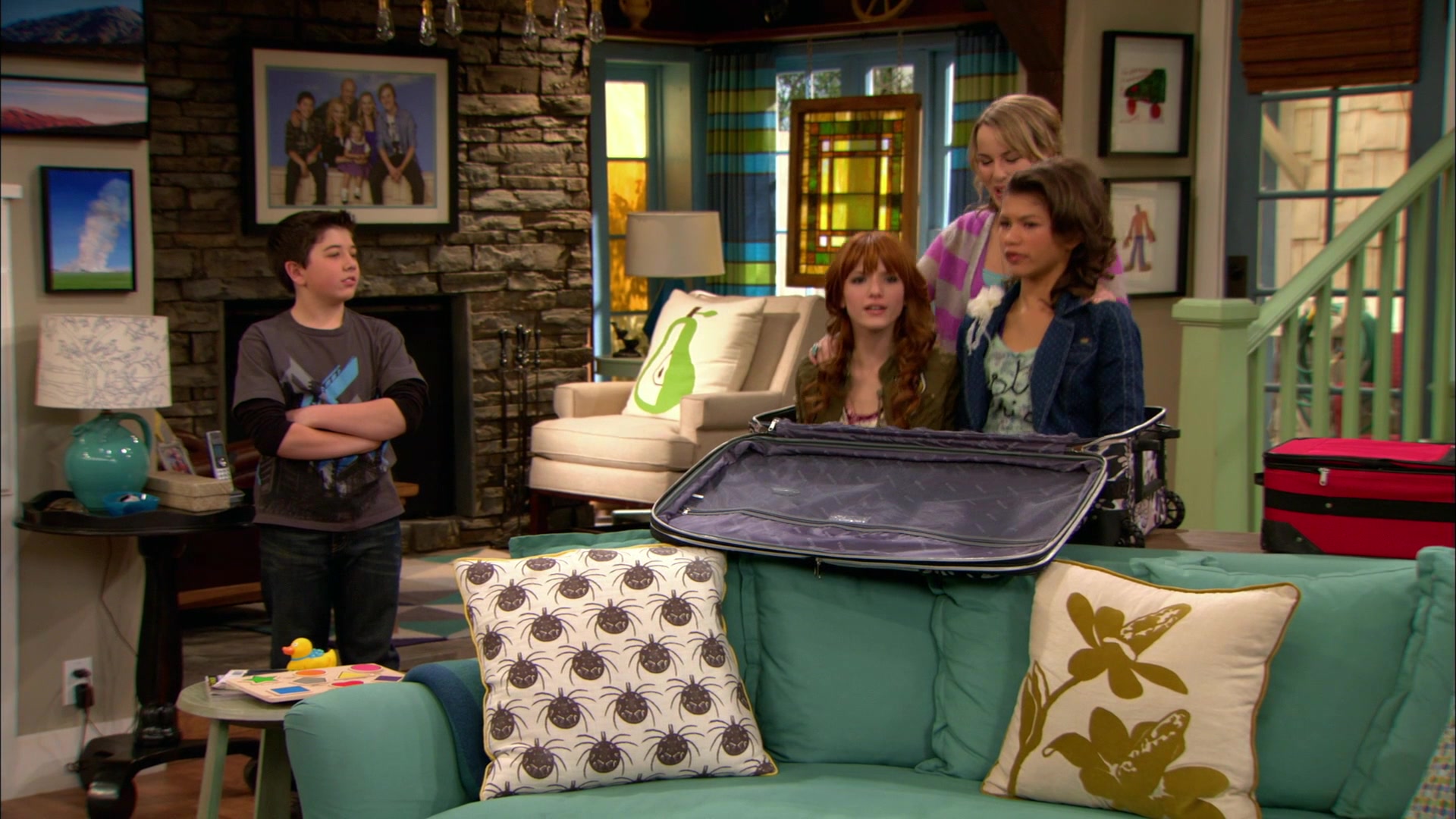 Good_Luck_Charlie_S02E13_1080p_BTD_003289.jpg