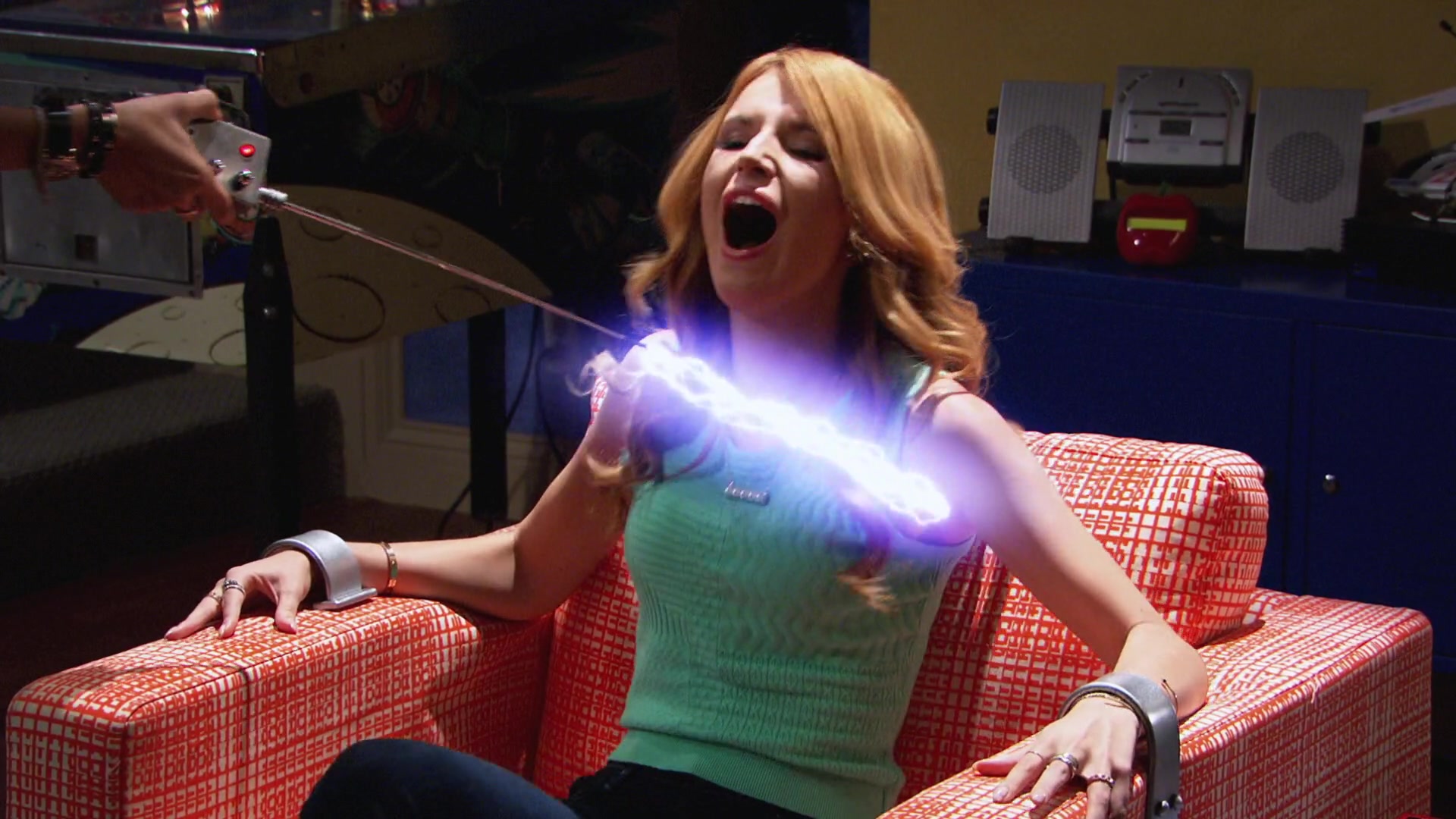 K_C_Undercover_S01E09_Spy_anoia_Will_Destroy_1080p_BTD_001748.jpg K_C_Undercover_S01E09_Spy_anoia_Will_Destroy_1080p_BTD_001748.jpg