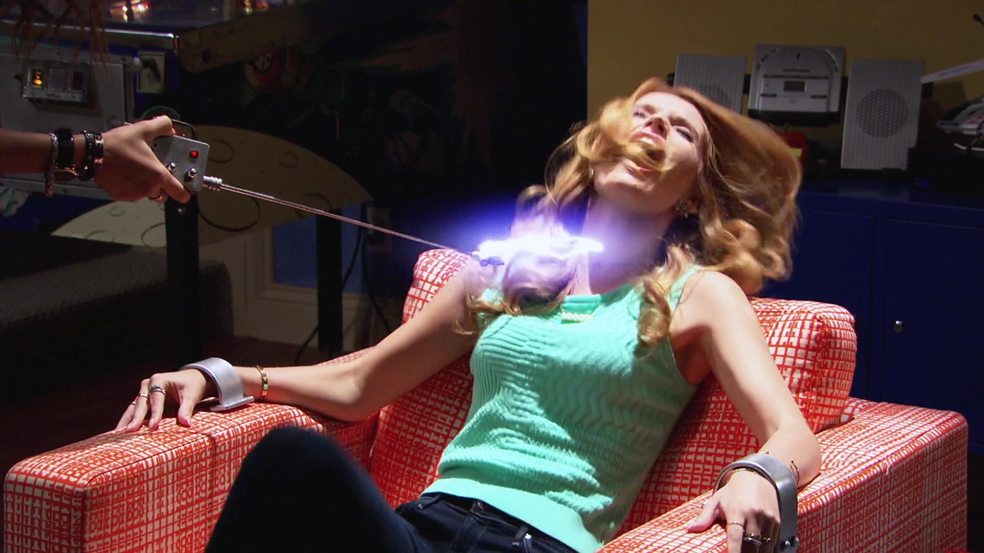 K_C_Undercover_S01E09_Spy_anoia_Will_Destroy_1080p_BTD_001759.jpg