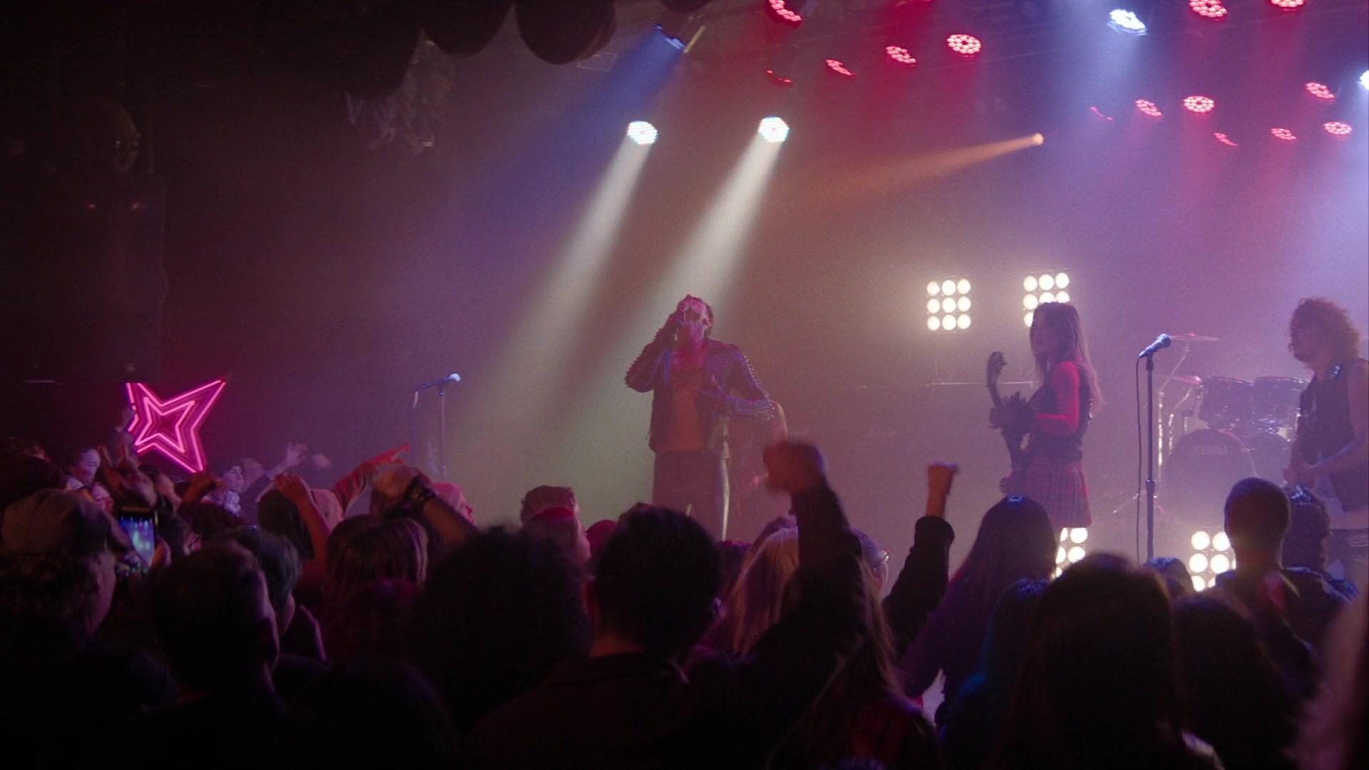 Paradise_City_2021_S01E01_1080p_BTD_004304.jpg