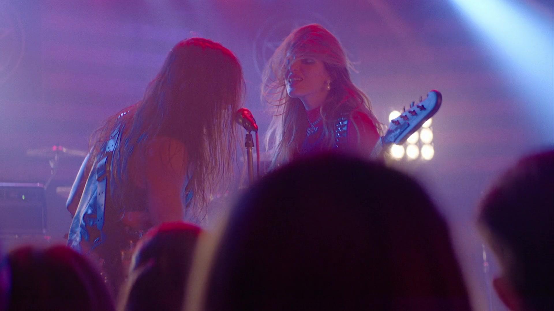Paradise_City_2021_S01E01_1080p_BTD_004336.jpg