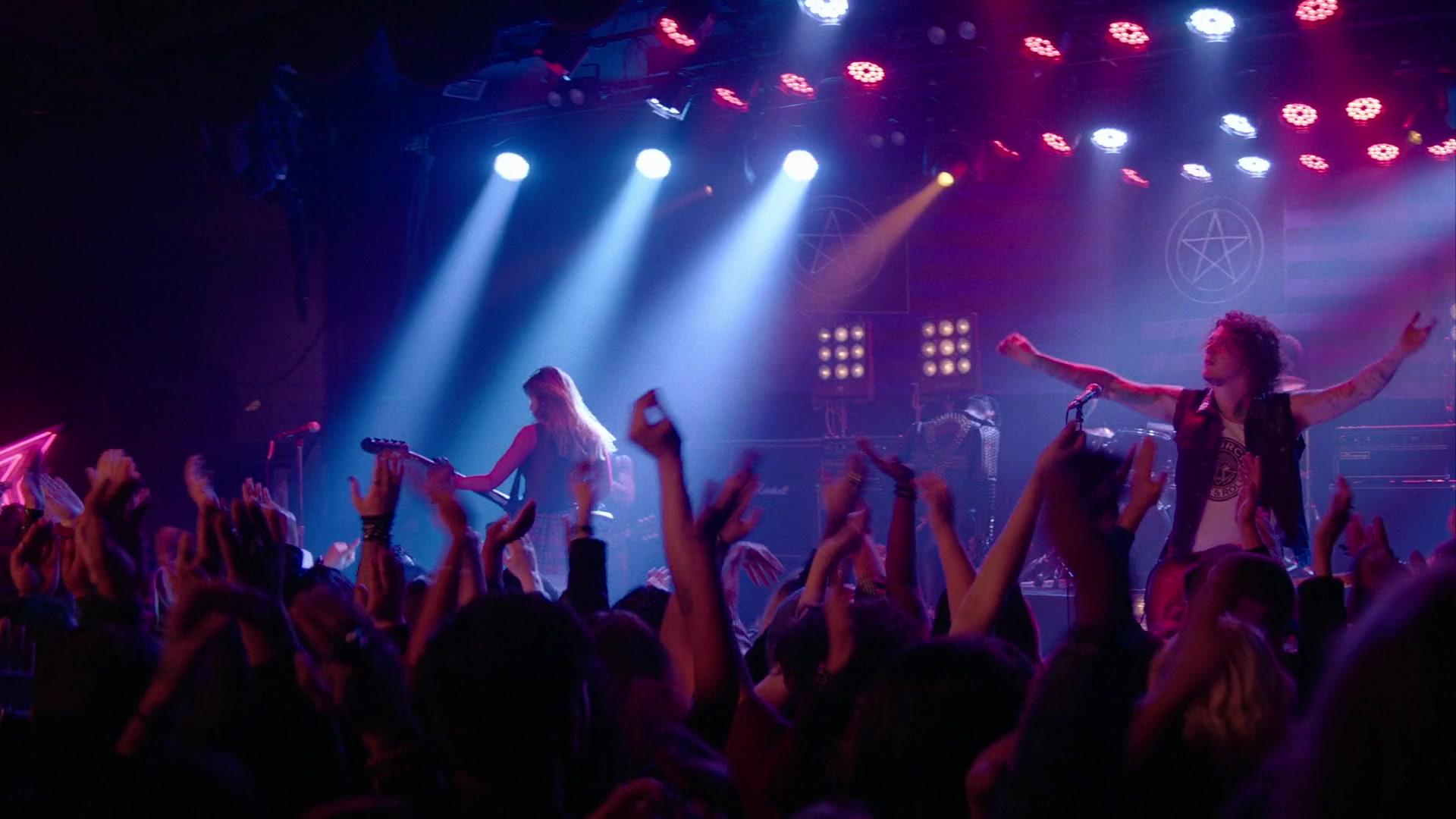 Paradise_City_2021_S01E01_1080p_BTD_004403.jpg