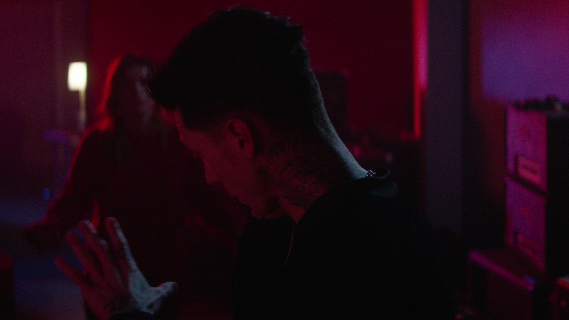 Paradise_City_2021_S01E03_1080p_BTD_004439.jpg